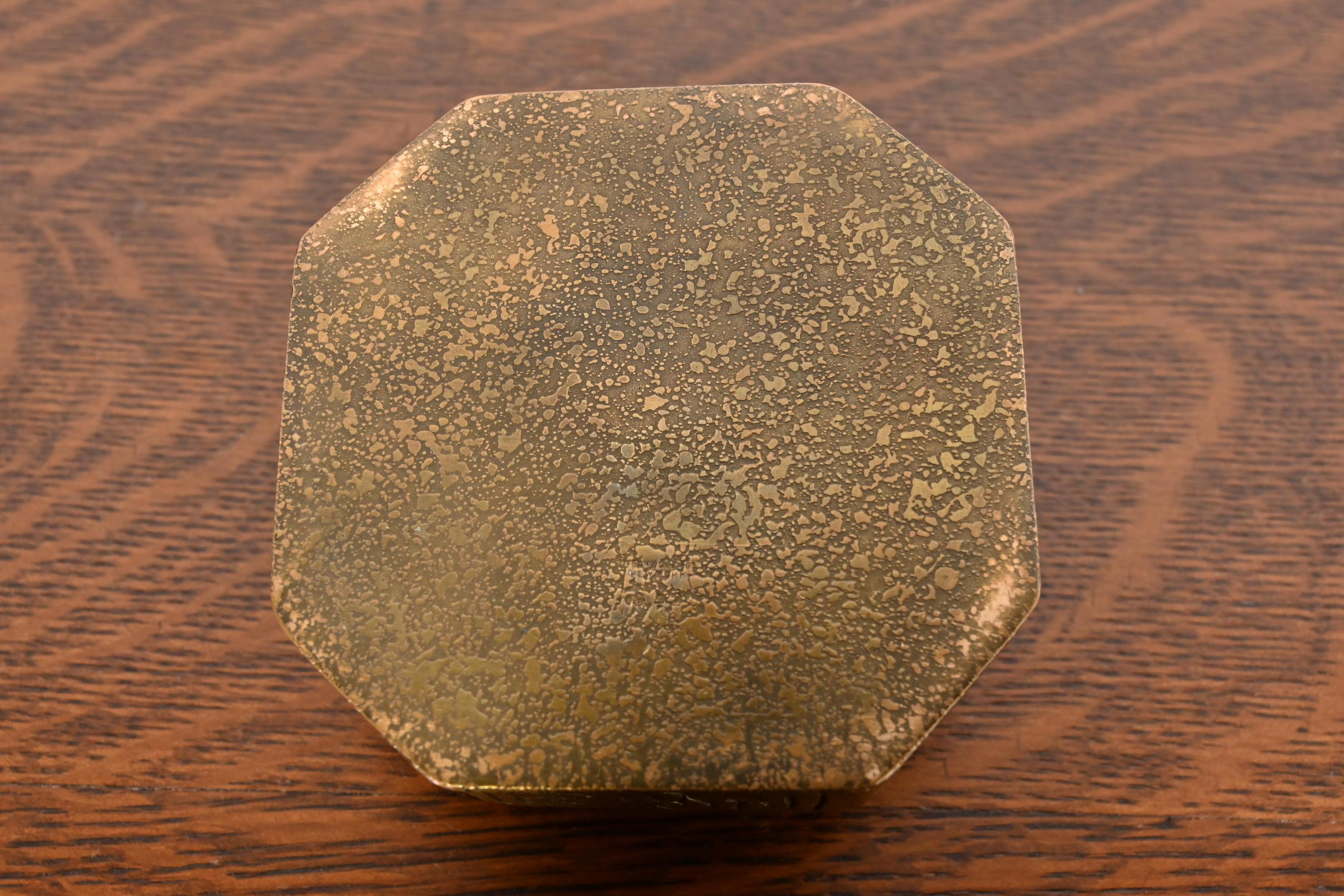 Tiffany Studios New York Zodiac Bronze Doré Tintenfass im Angebot 4