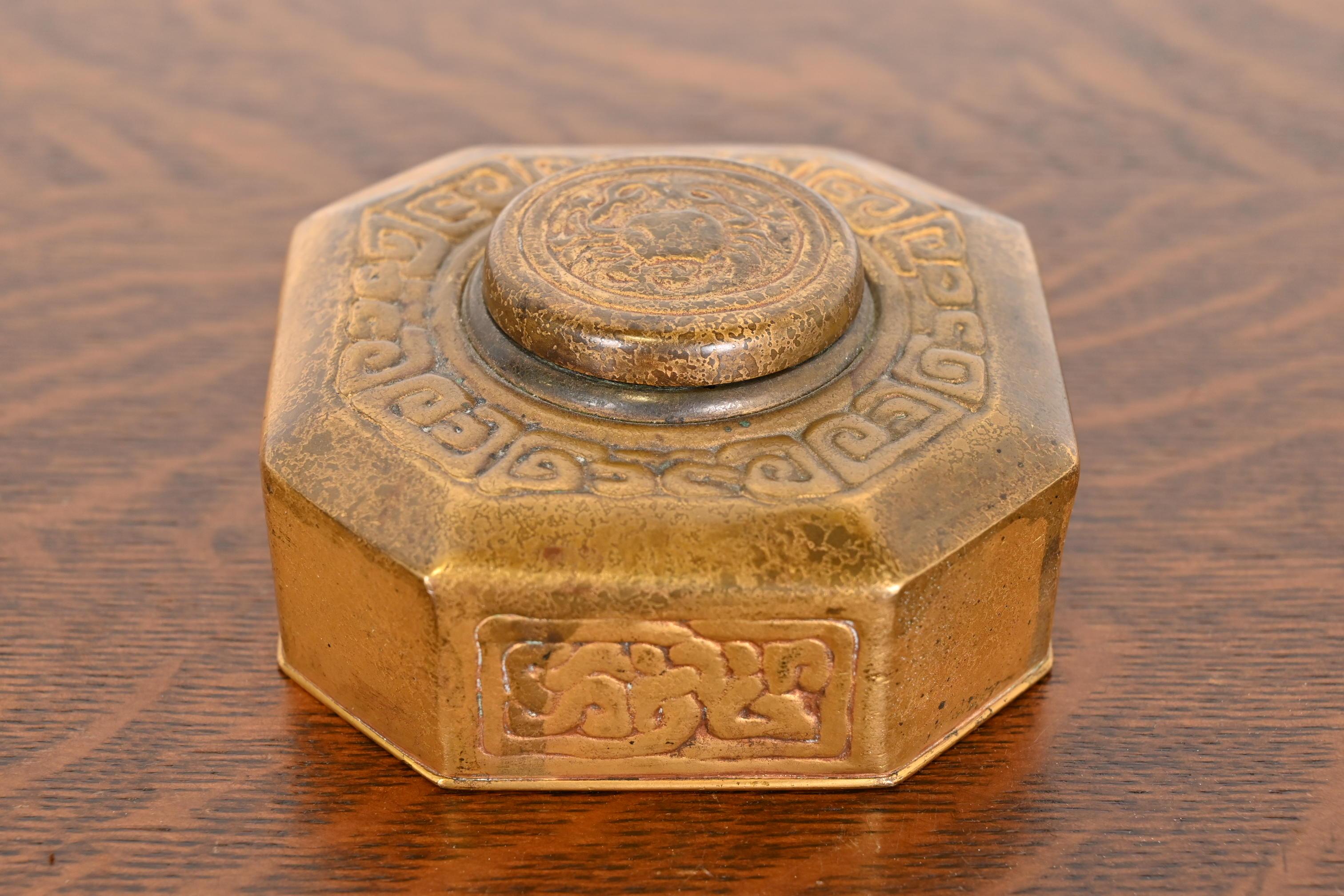 Americano Calamaio Zodiac Bronze Doré di Tiffany Studios New York in vendita