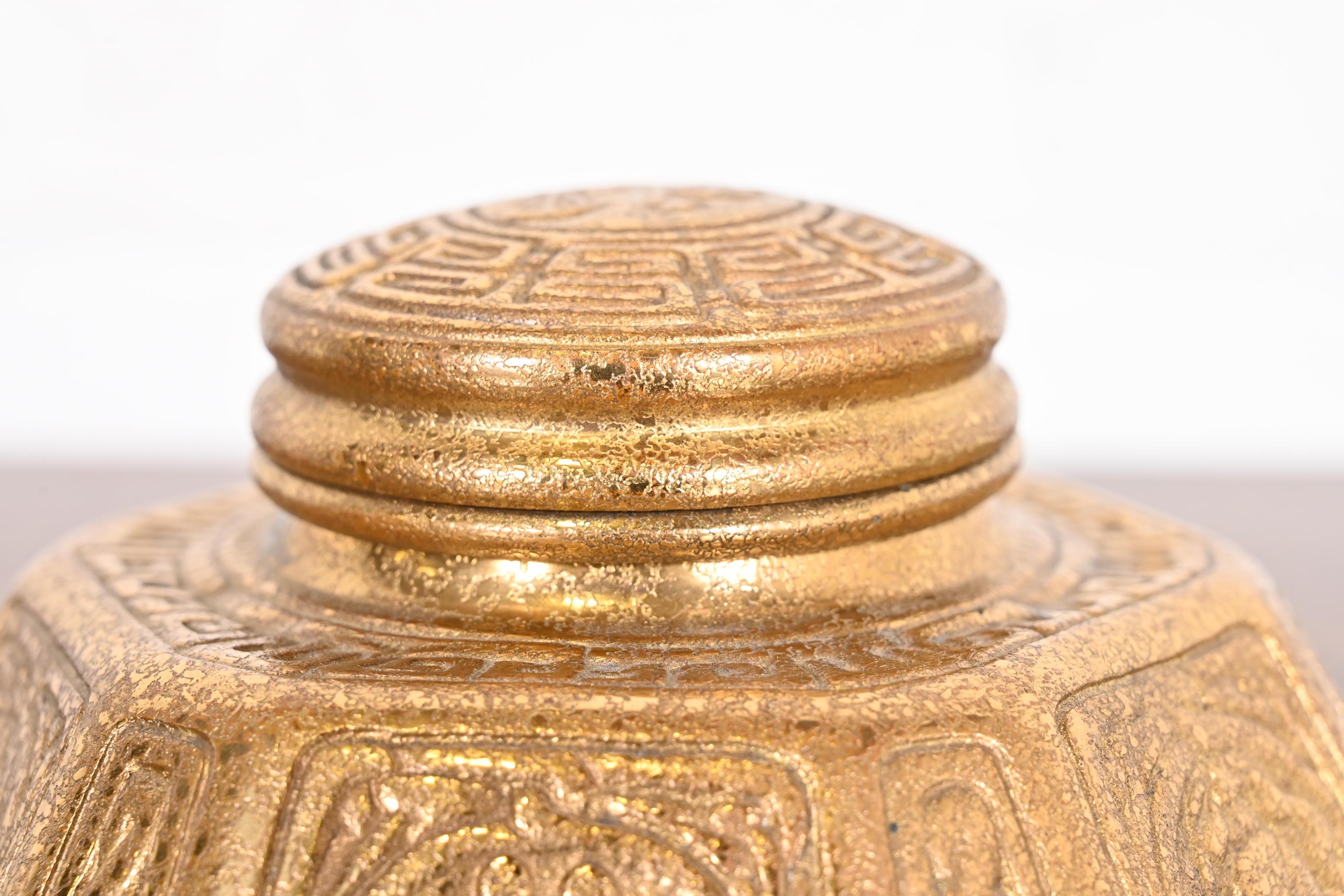 Tiffany Studios New York Zodiac Bronze Doré Großes Tintenfass (20. Jahrhundert) im Angebot