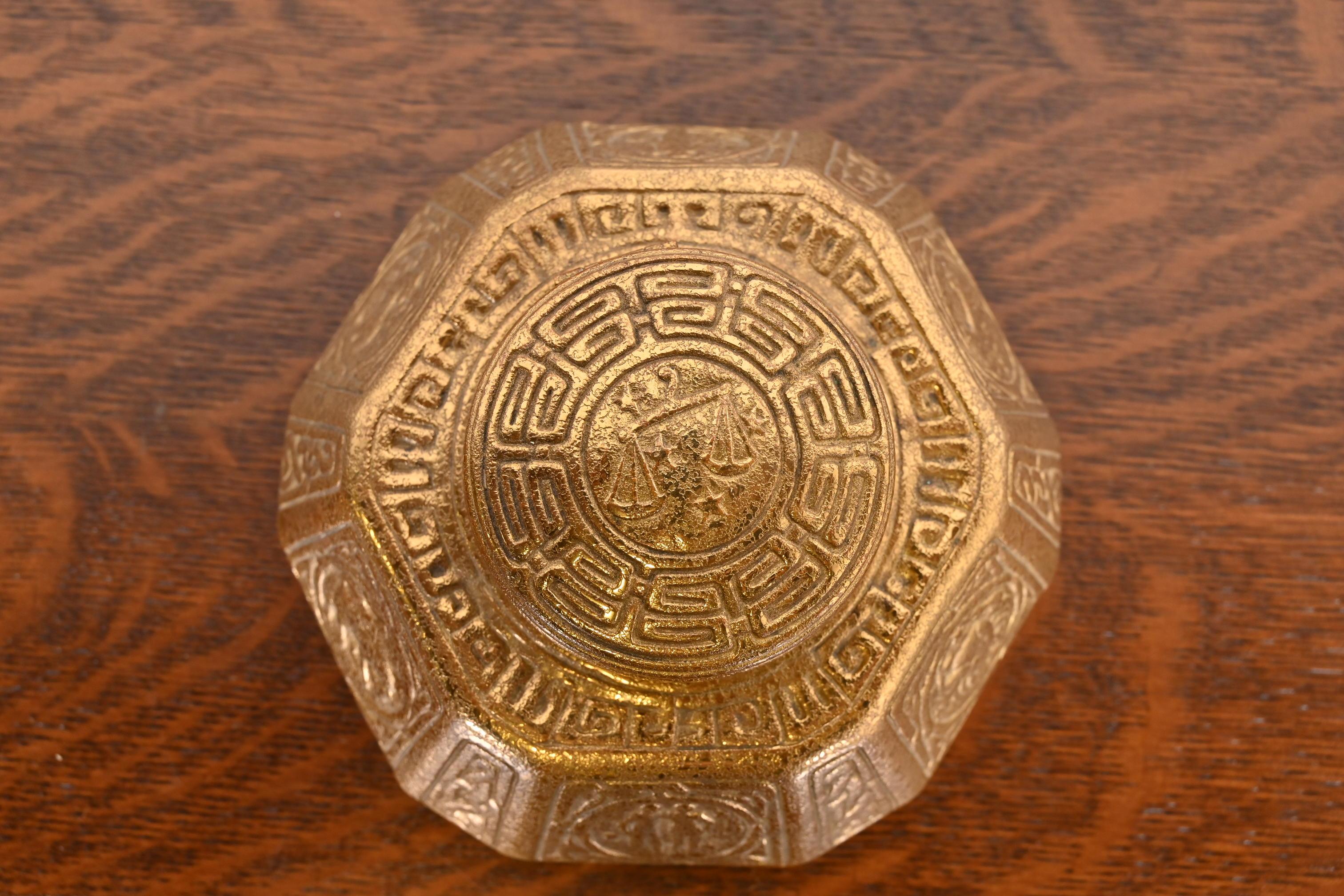 Tiffany Studios New York Zodiac Bronze Doré Großes Tintenfass im Angebot 1
