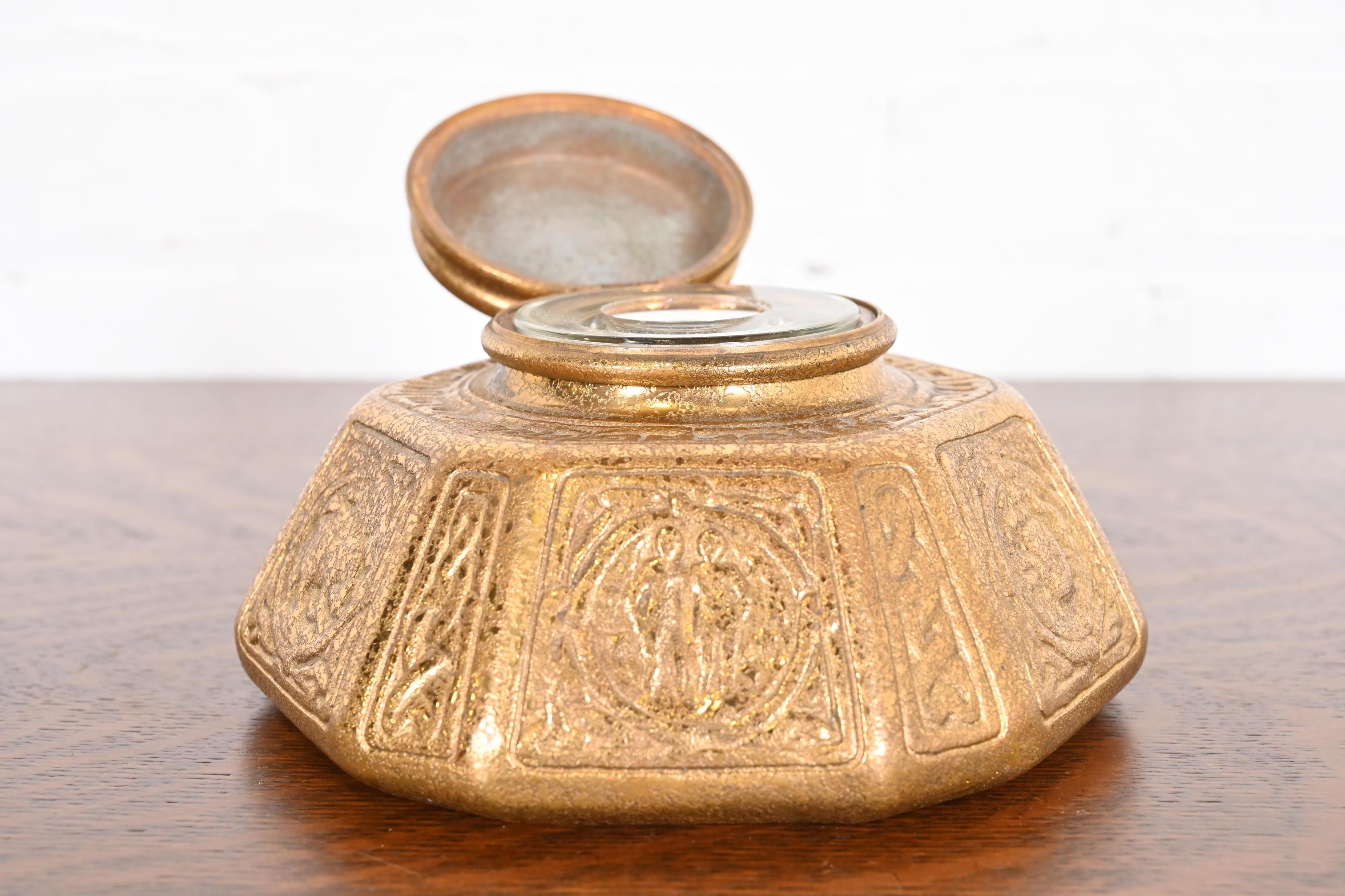 Tiffany Studios New York Zodiac Bronze Doré Großes Tintenfass im Angebot 2