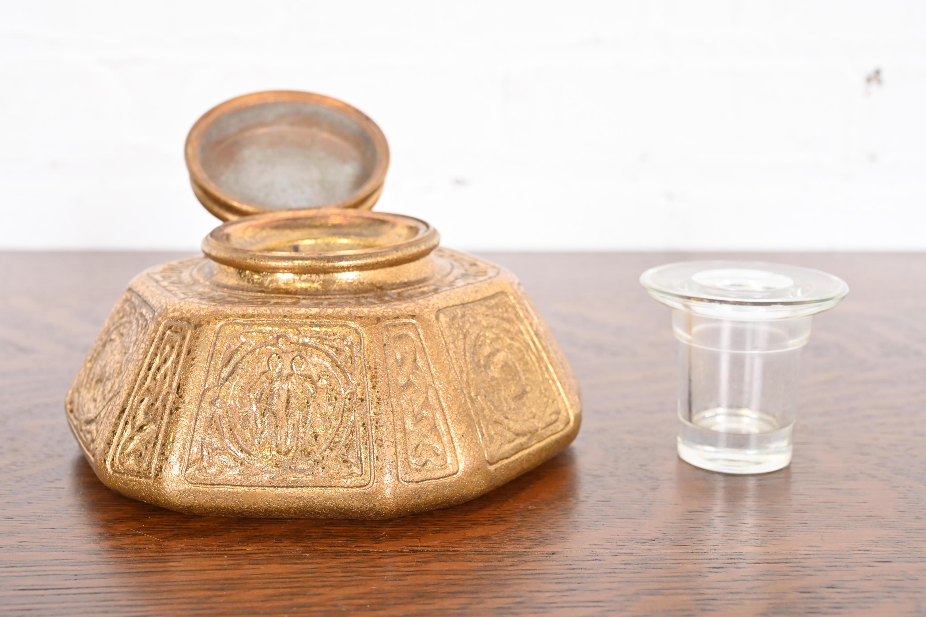 Tiffany Studios New York Zodiac Bronze Doré Großes Tintenfass im Angebot 3