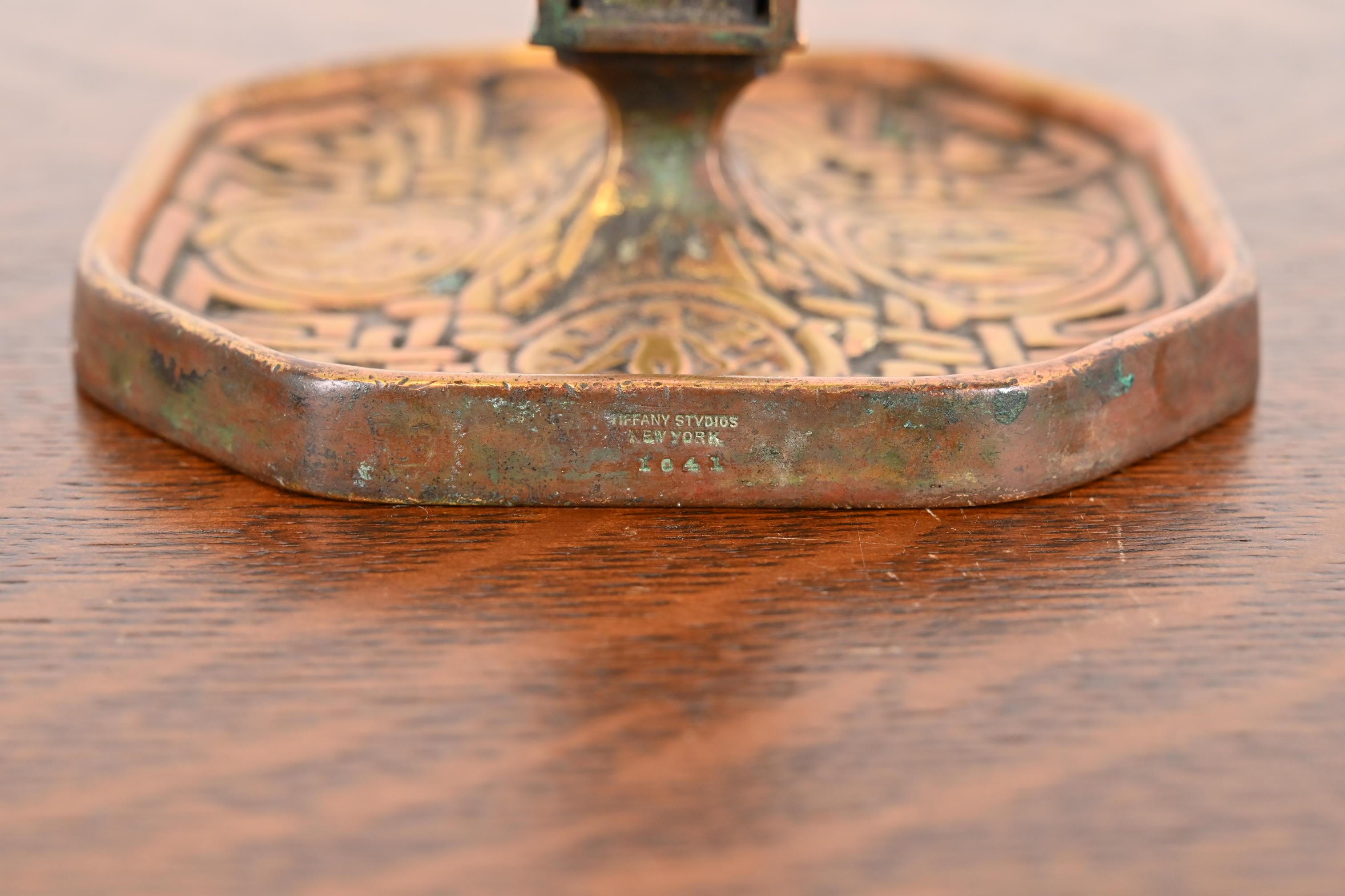 Tiffany Studios New York Zodiac Bronze Doré Streichholzschachtel-Halter im Angebot 4