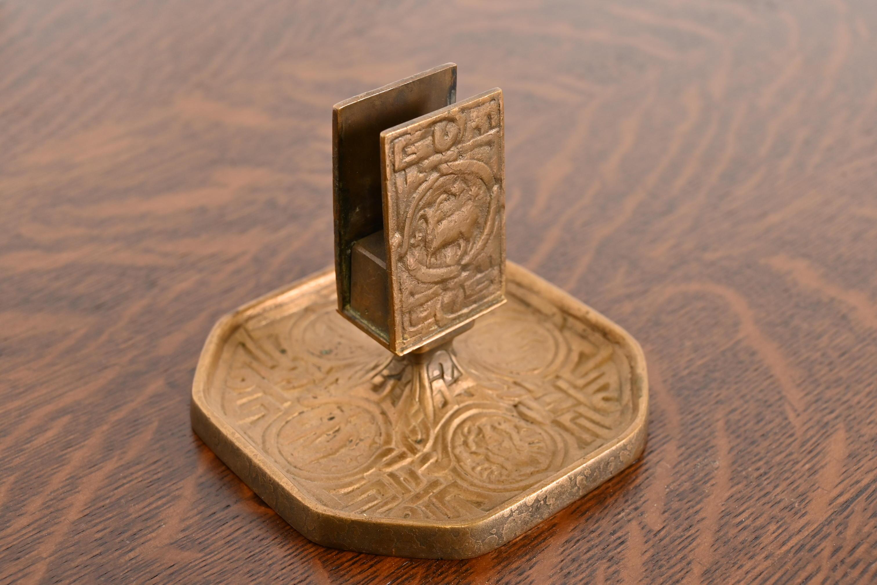 Arts and Crafts Portafiammiferi Zodiac Bronze Doré di Tiffany Studios New York in vendita