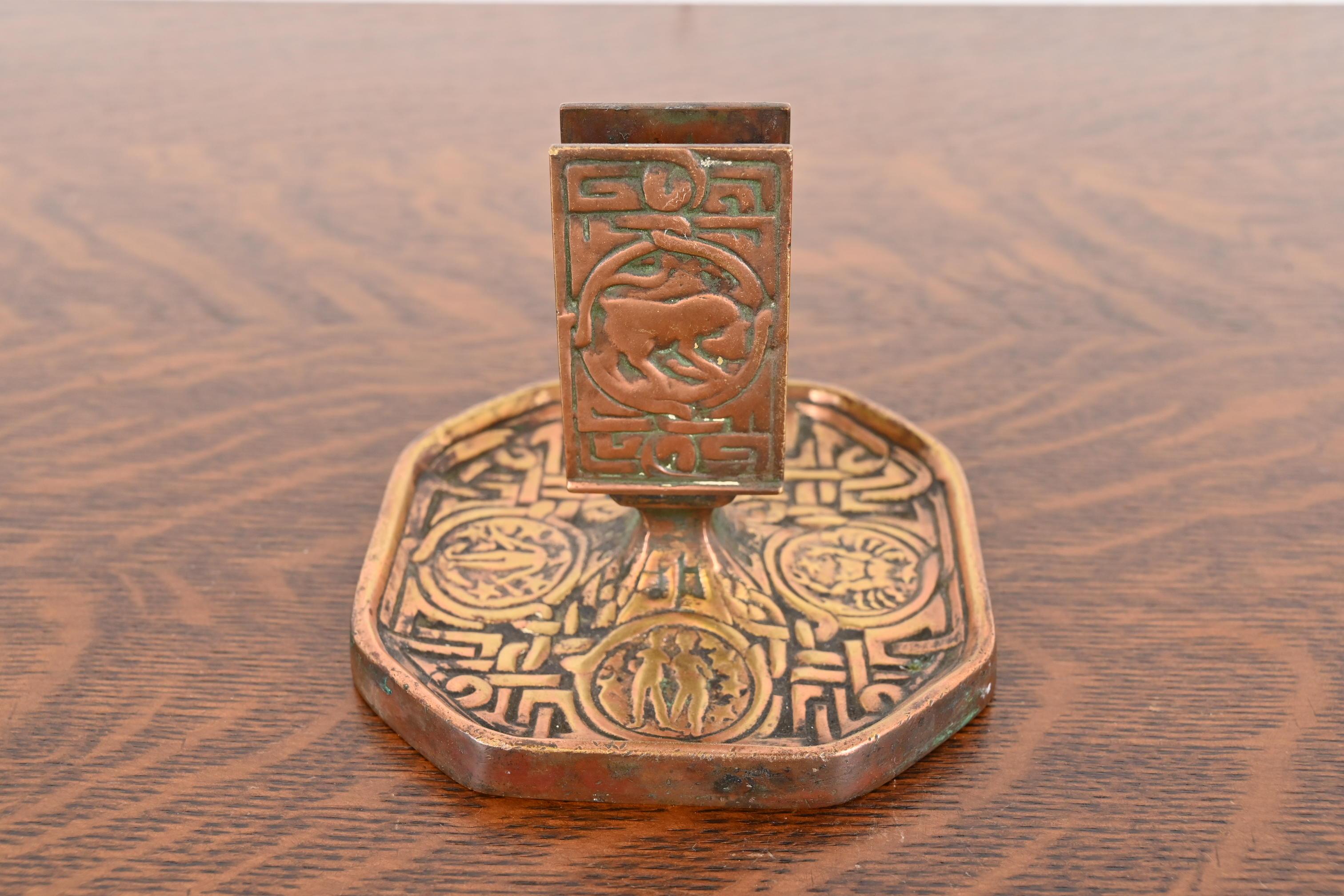 Tiffany Studios New York Zodiac Bronze Doré Streichholzschachtel-Halter im Zustand „Gut“ im Angebot in South Bend, IN