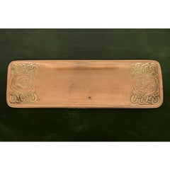 Tiffany Studios New York Plumier en bronze Zodiac Doré