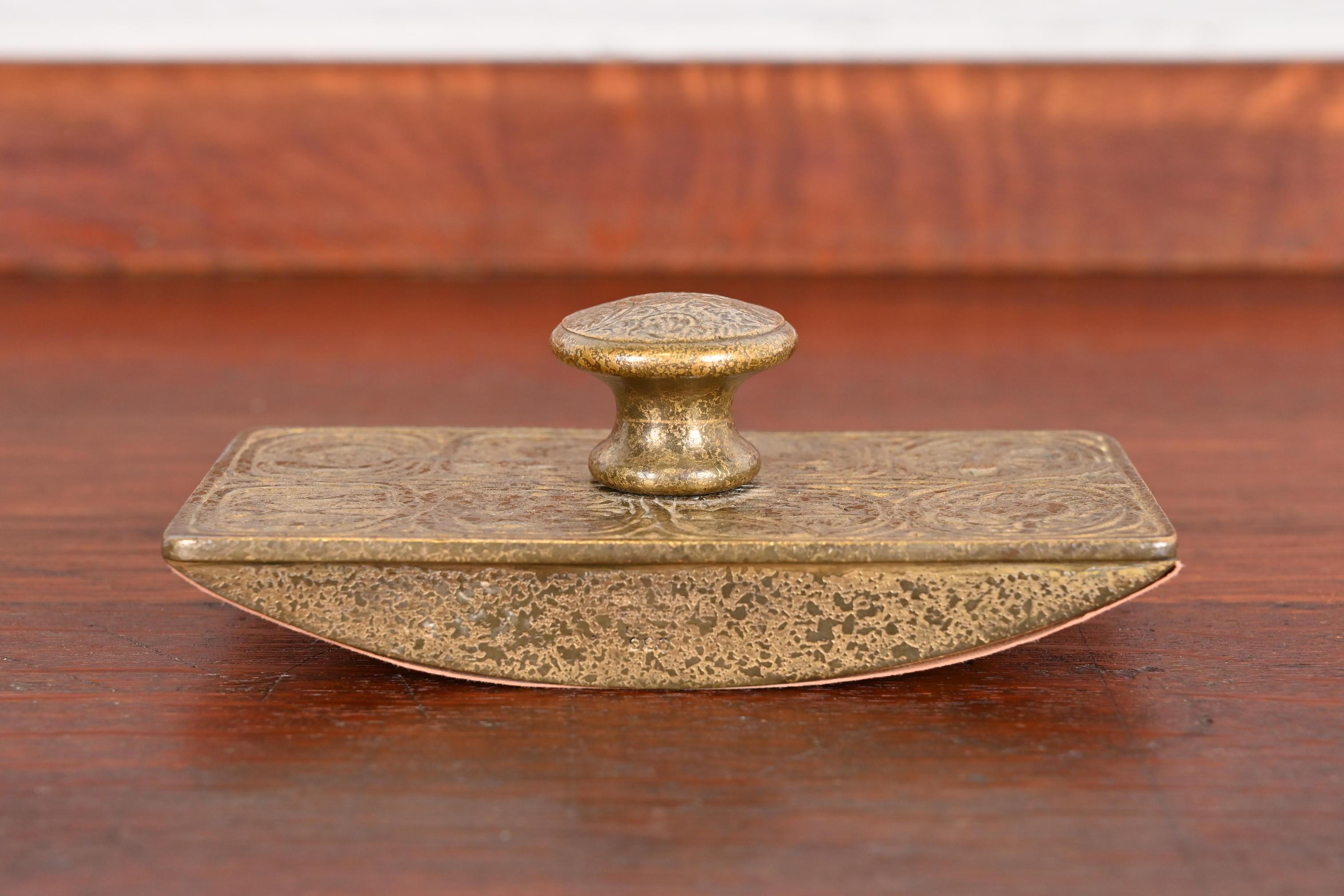 Tiffany Studios New York Zodiac Bronze Doré Rocker Blotter (amerikanisch) im Angebot