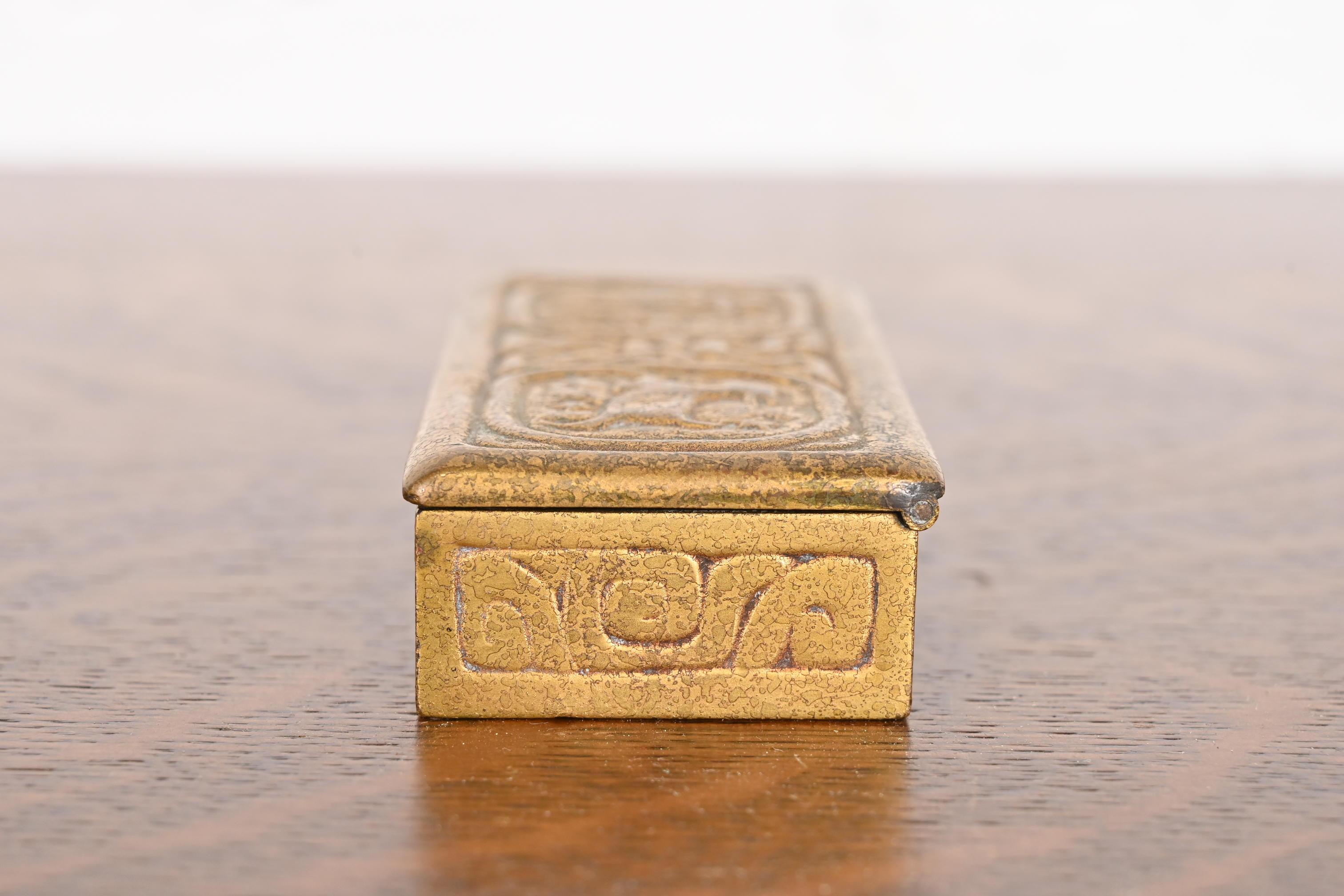 Tiffany Studios New York Zodiac Bronze Doré Stempel Box im Angebot 4