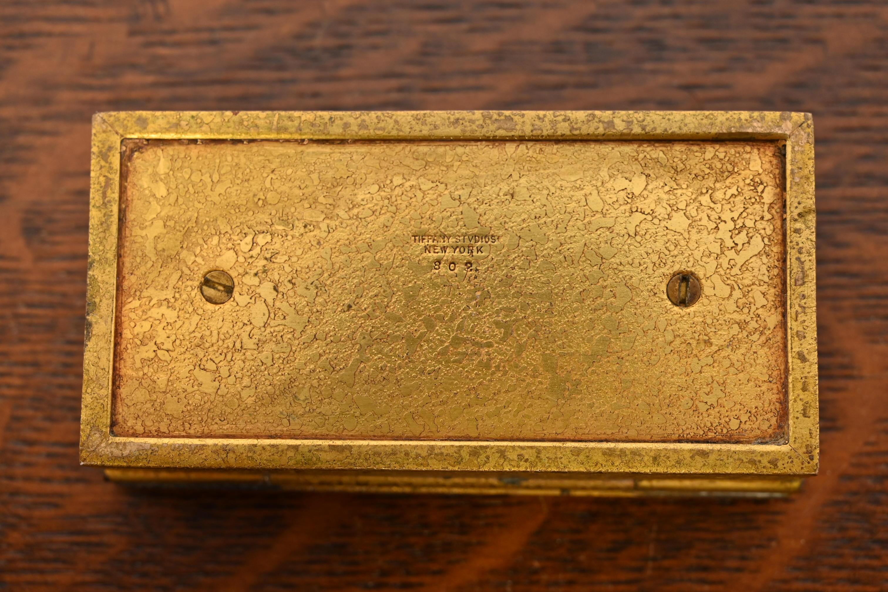 Tiffany Studios New York Zodiac Bronze Doré Stempel Box im Angebot 5