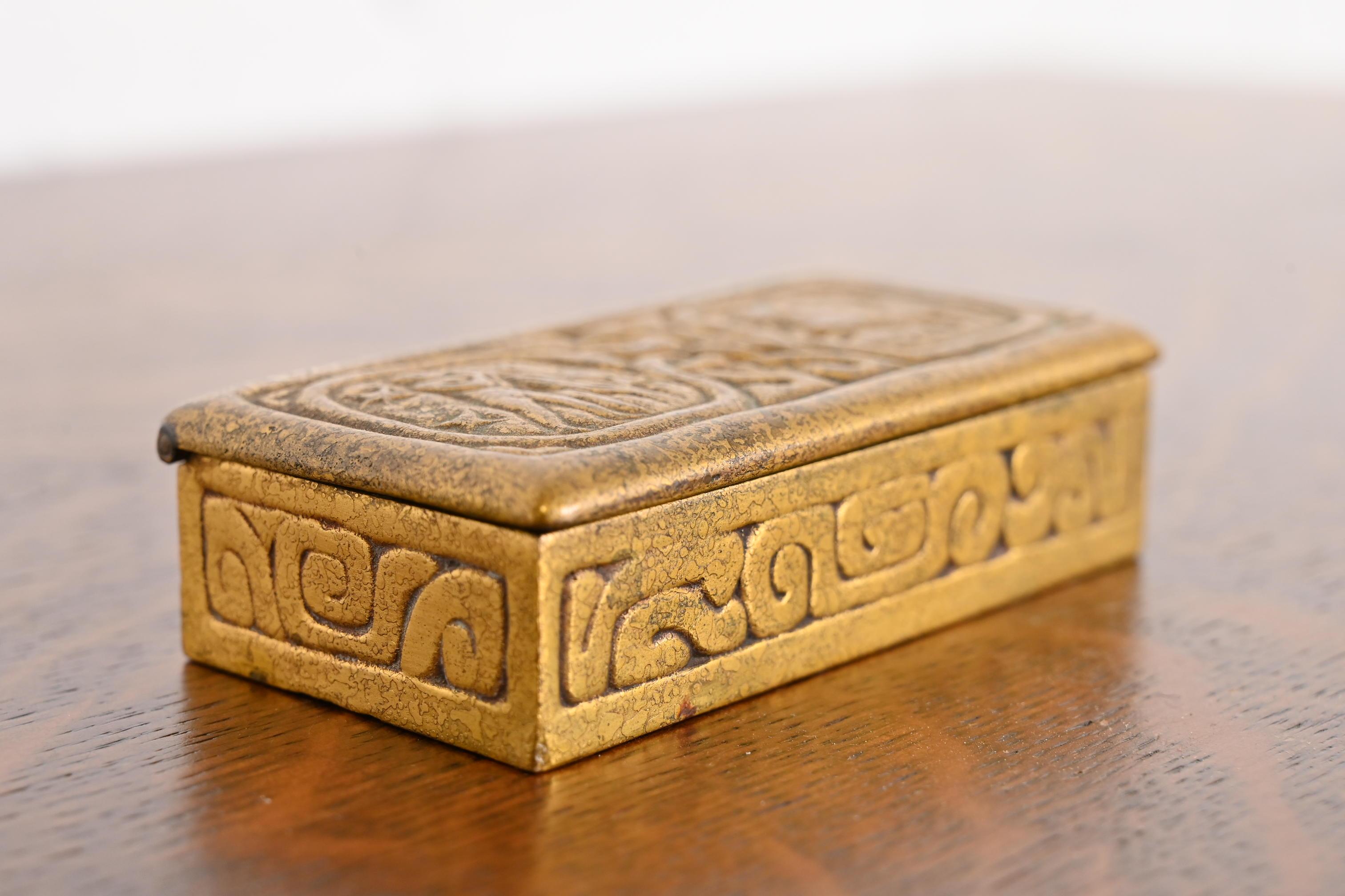 Tiffany Studios New York Zodiac Bronze Doré Stempel Box im Zustand „Gut“ im Angebot in South Bend, IN