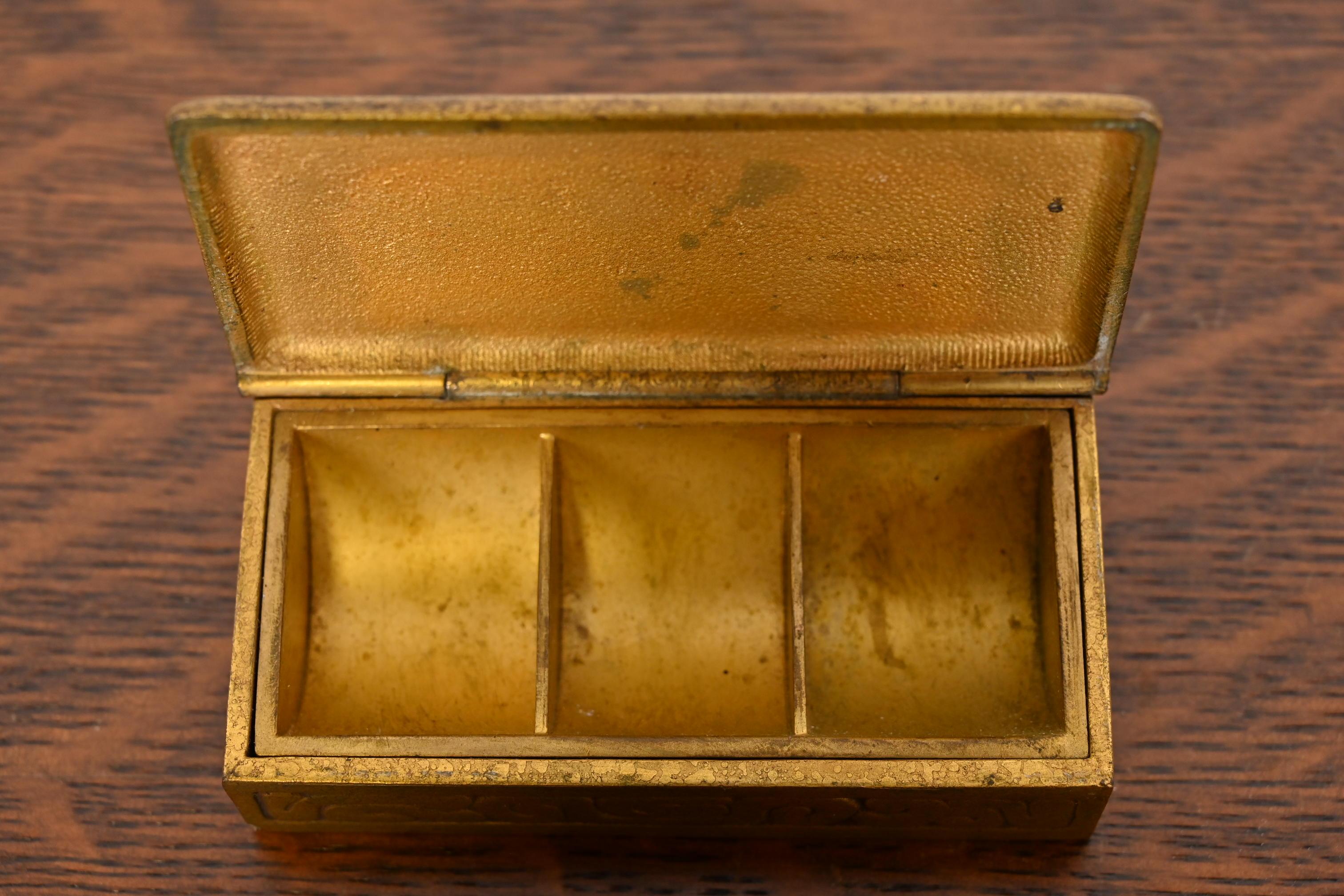 Tiffany Studios New York Zodiac Bronze Doré Stempel Box im Angebot 1