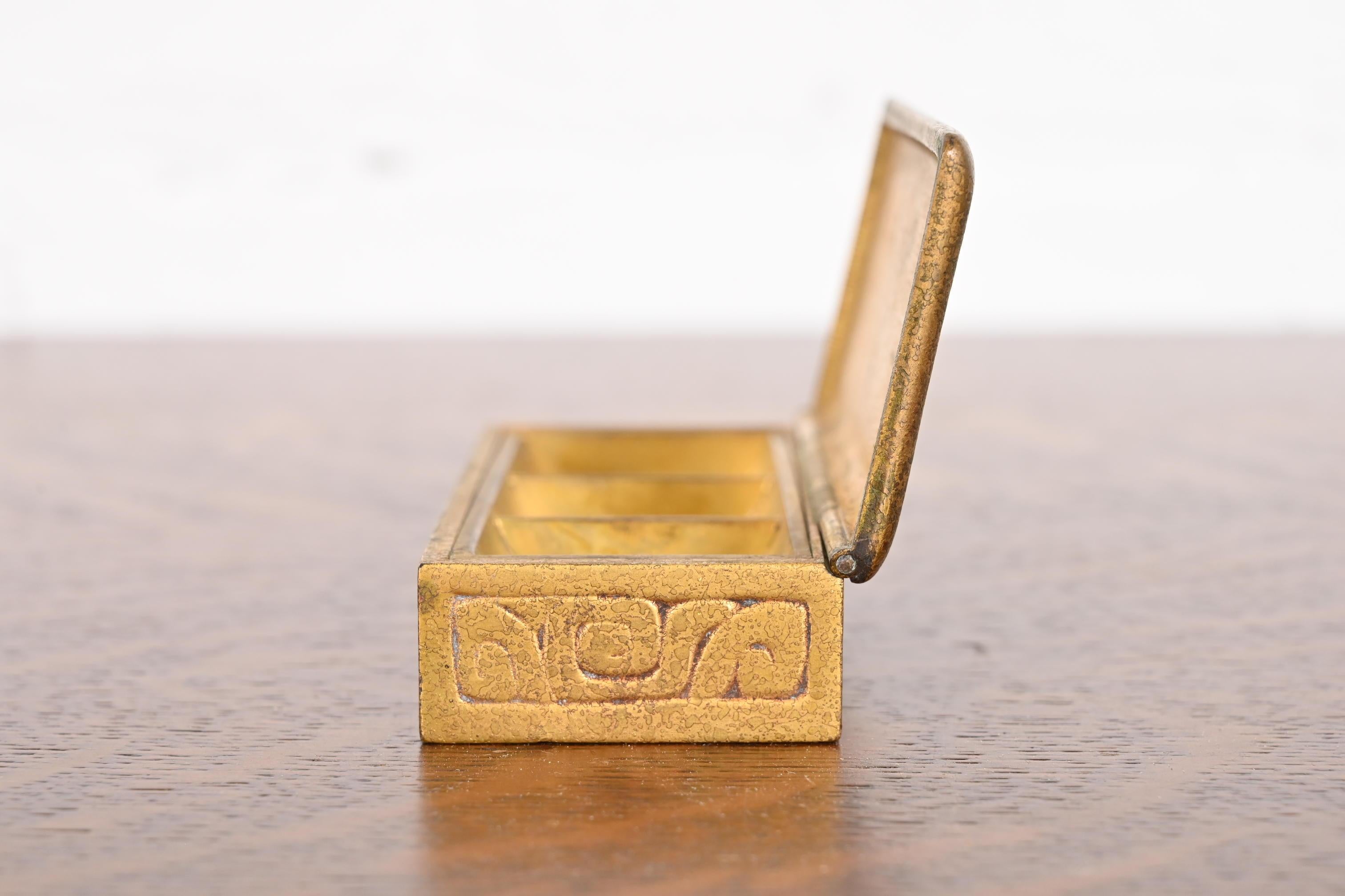 Tiffany Studios New York Zodiac Bronze Doré Stempel Box im Angebot 3