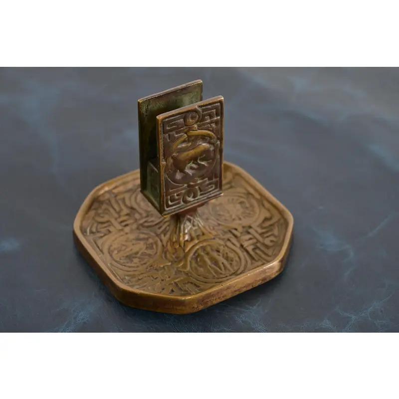 Tiffany Studios New York Zodiac Bronze Streichholzschachtel-Halter im Zustand „Gut“ im Angebot in South Bend, IN