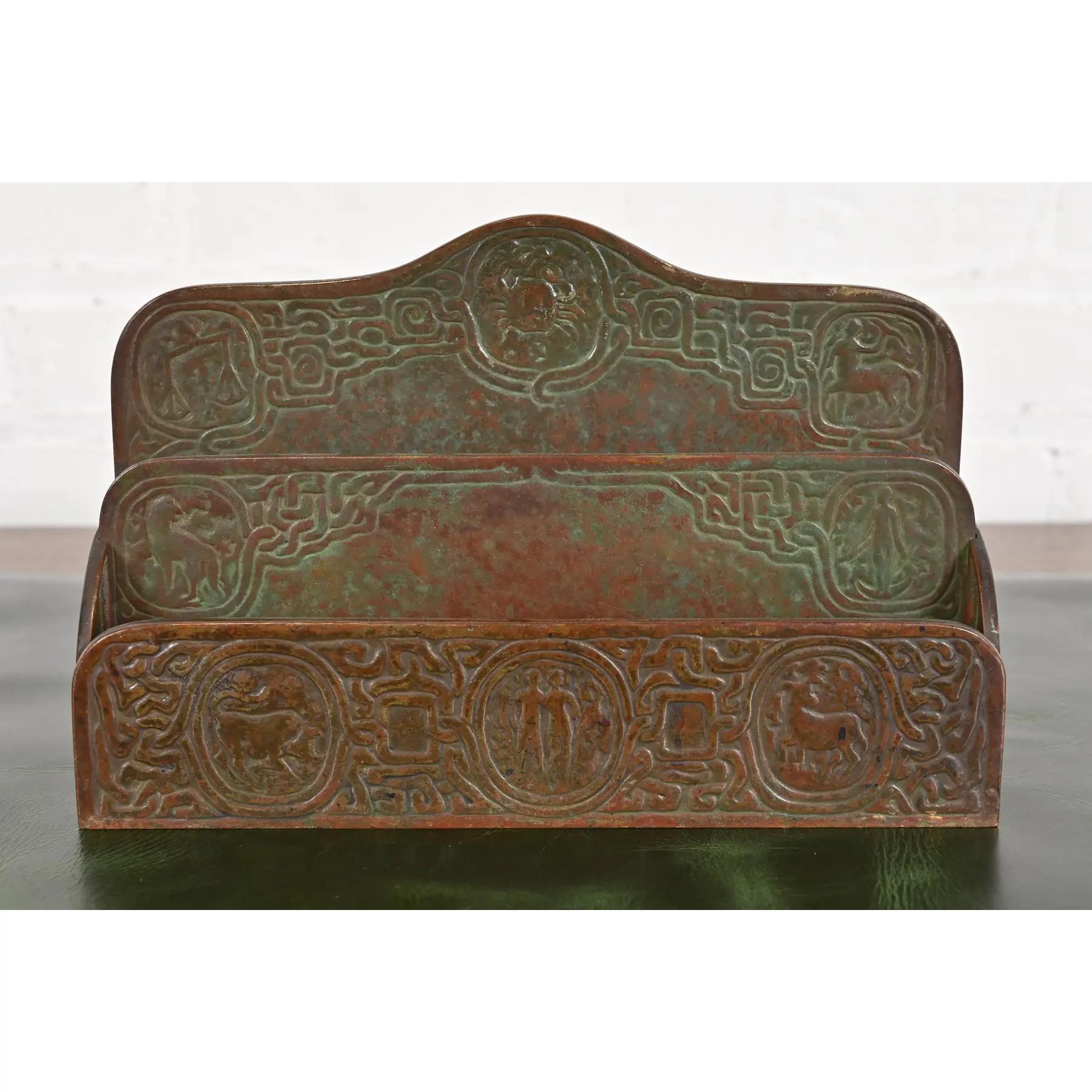 Tiffany Studios New York Zodiac Bronze Neun-teiliges Schreibtisch-Set, CIRCA 1910 im Angebot 1
