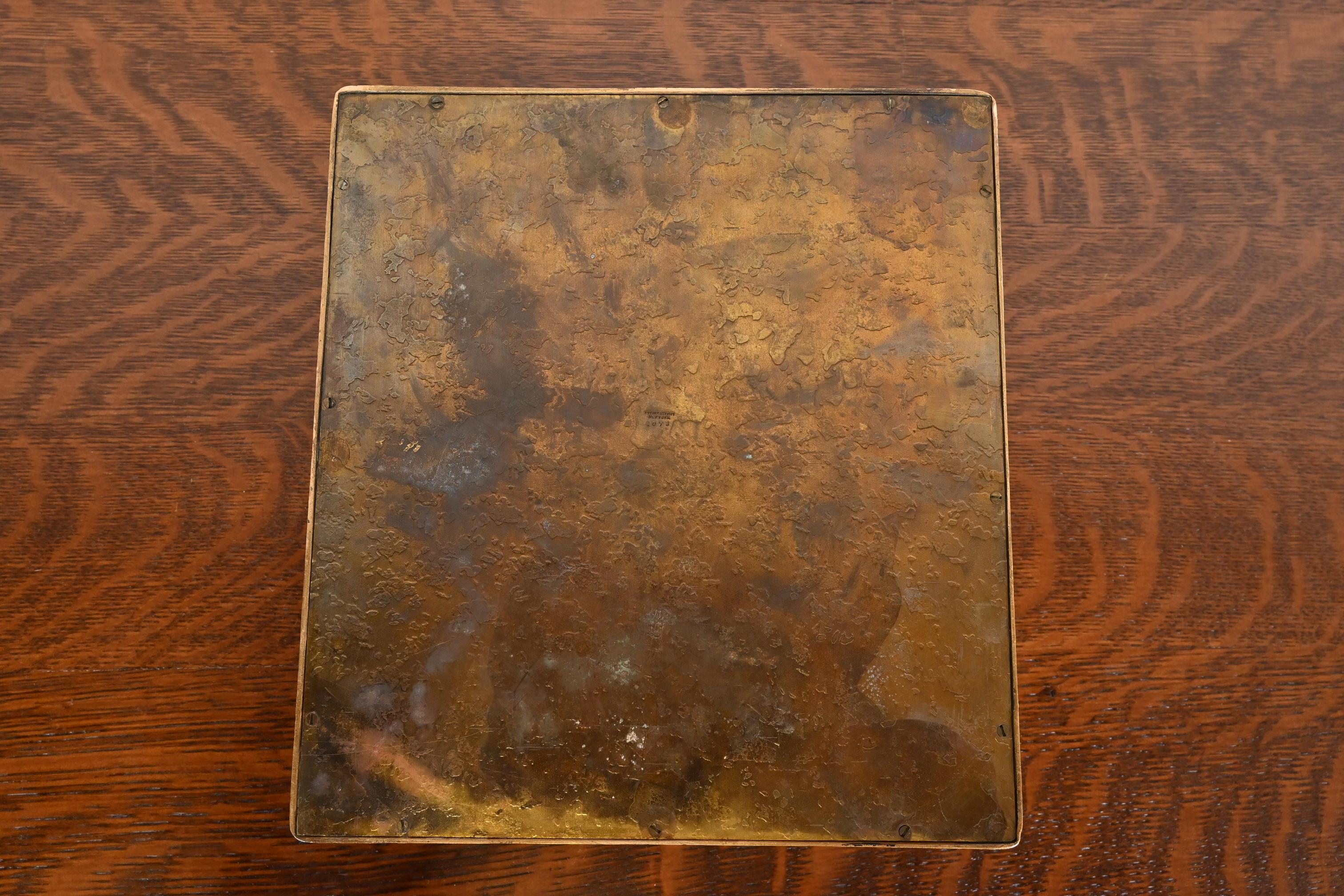 Tiffany Studios New York Zodiac Bronze Partner-Tintenfass mit Schreibtischtablett im Angebot 5