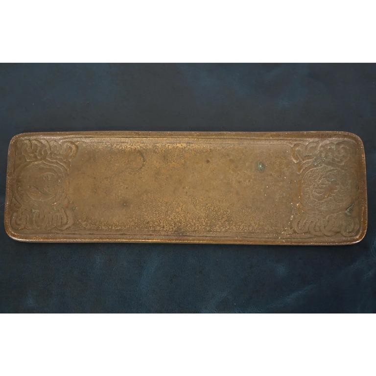 XX secolo Vassoio per penne in bronzo Zodiac di Tiffany Studios New York in vendita