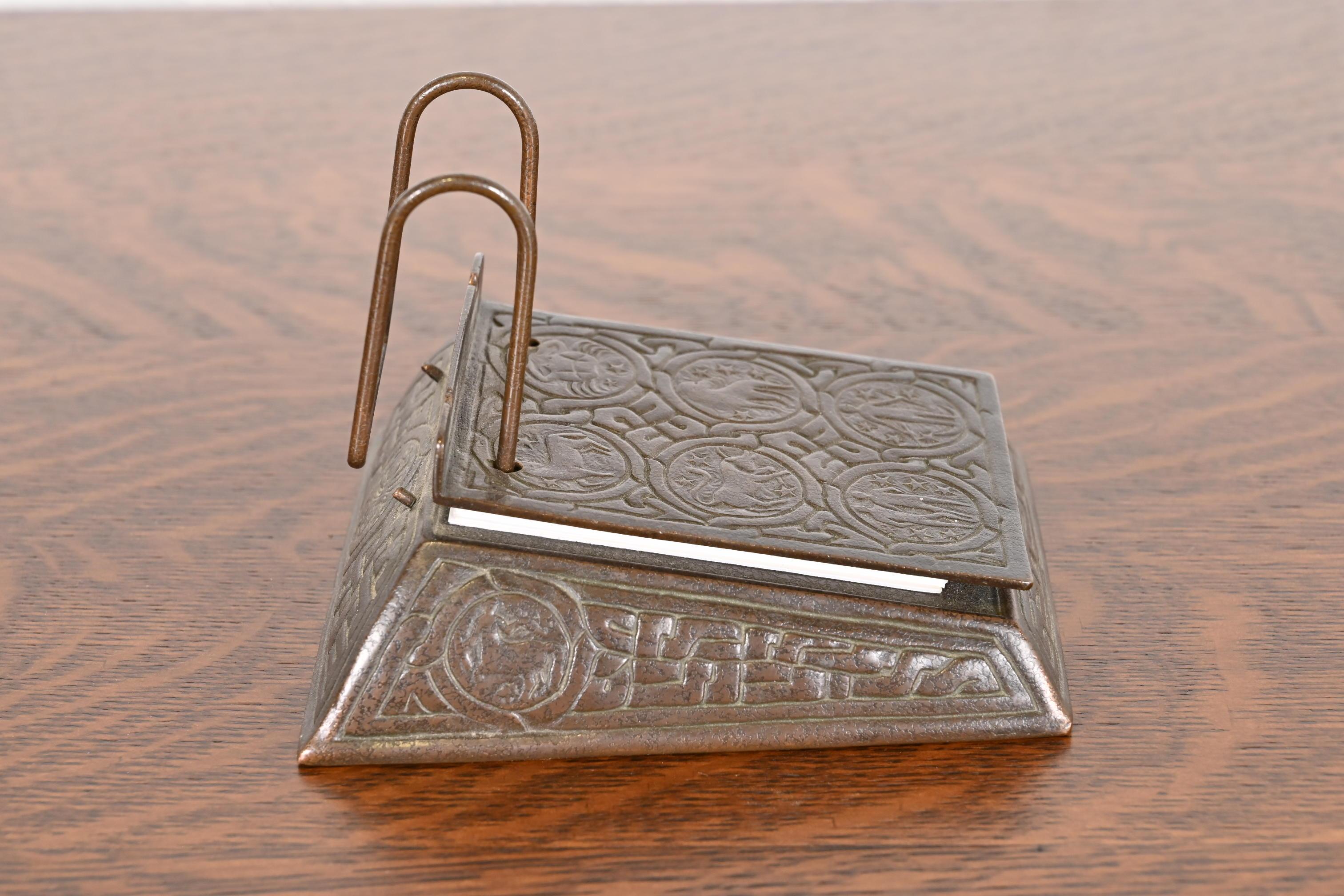 Tiffany Studios New York Zodiac Bronze Ewiger Schreibtisch Kalender, um 1910 im Angebot 5
