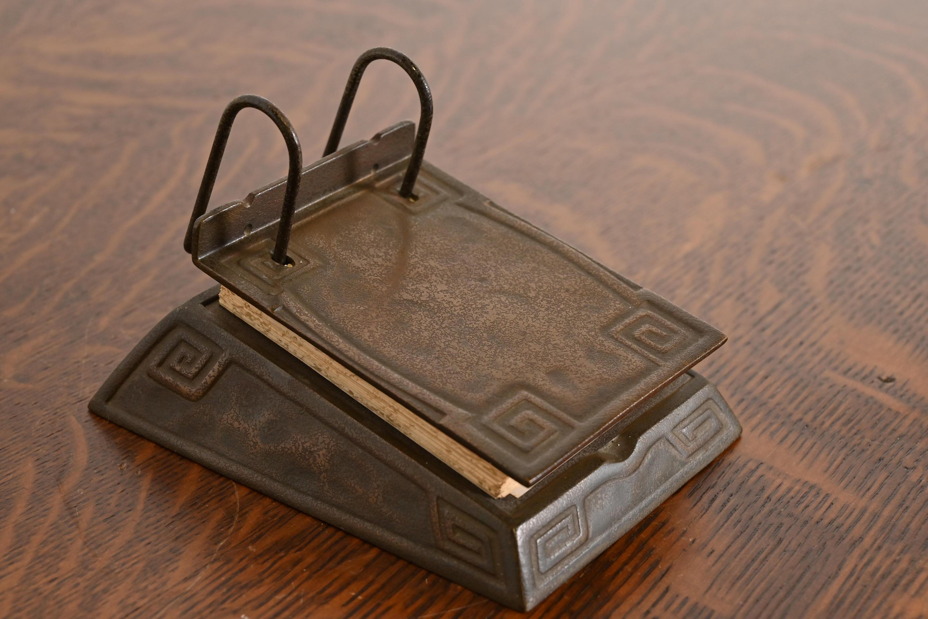Tiffany Studios New York Zodiac Bronze Ewiger Schreibtisch Kalender, um 1910 (Arts and Crafts) im Angebot