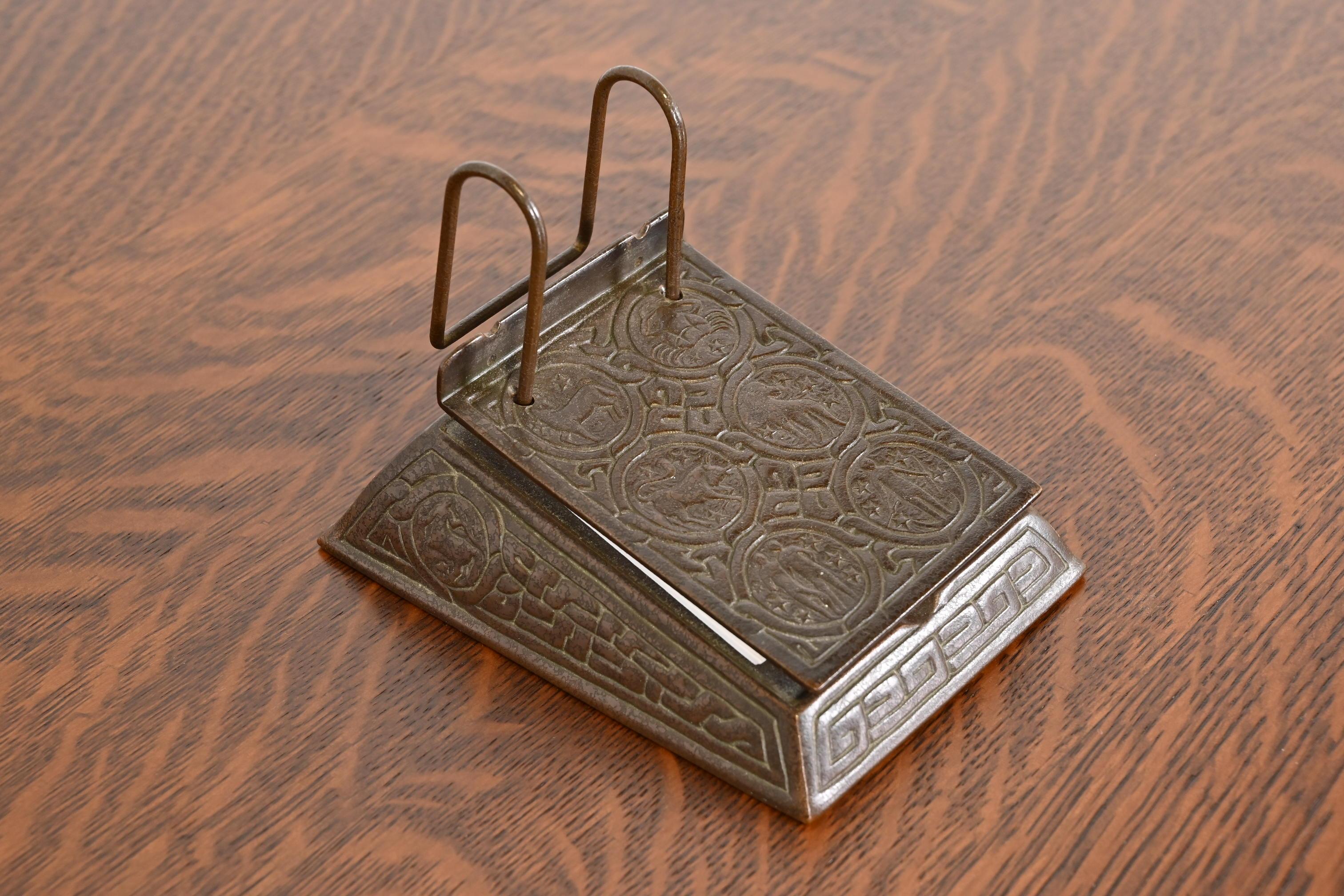 Tiffany Studios New York Zodiac Bronze Ewiger Schreibtisch Kalender, um 1910 (20. Jahrhundert) im Angebot