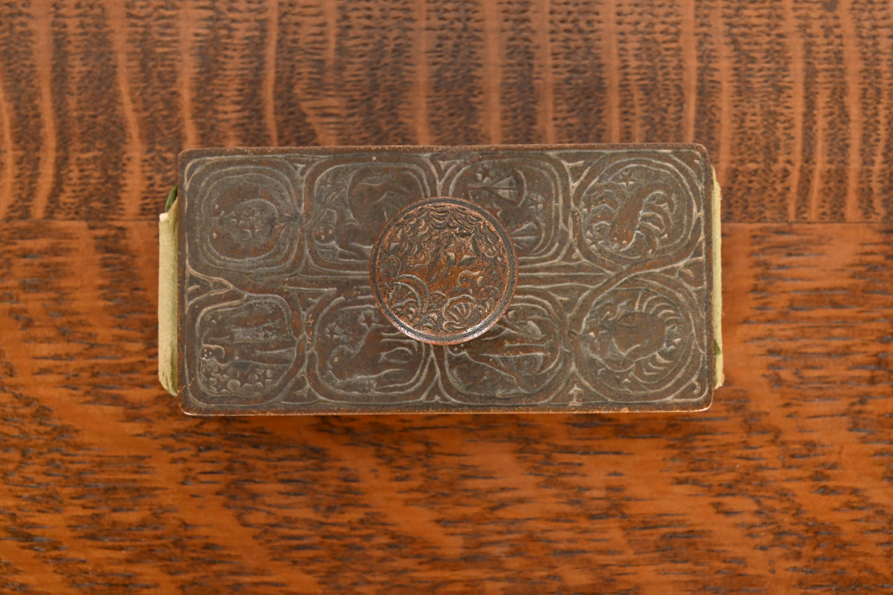 Tiffany Studios New York „Zodiac“ Bronze-Schaukelbläser, um 1910 im Angebot 4
