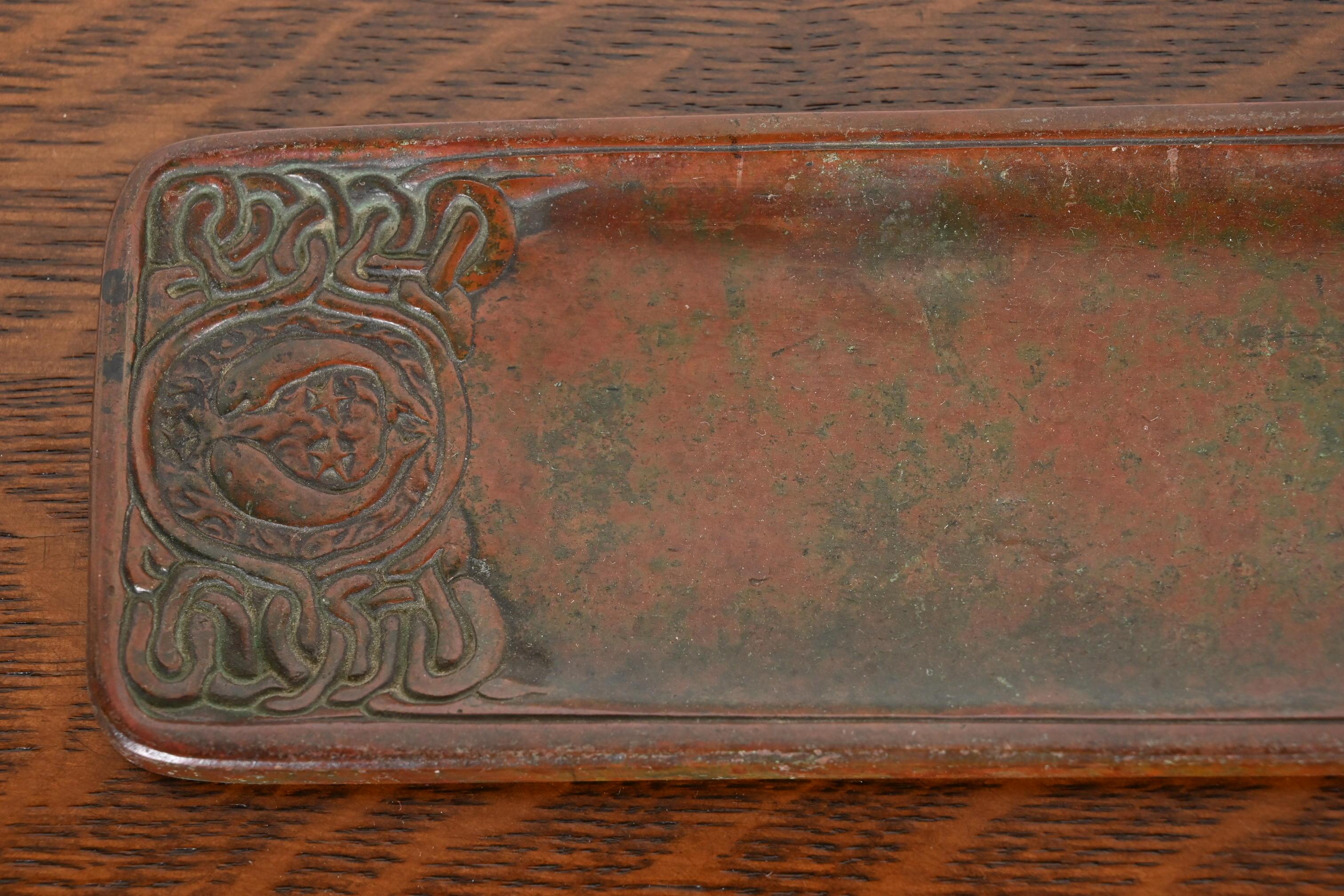 Tiffany Studios New York Zodiac Patinierte Bronze Stifttablett, CIRCA 1910 im Angebot 3
