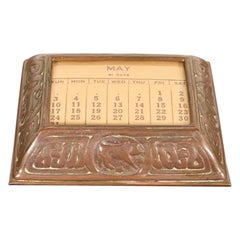 Tiffany Studios New York Zodiac Pattern Bronze Tischkalender Halterung