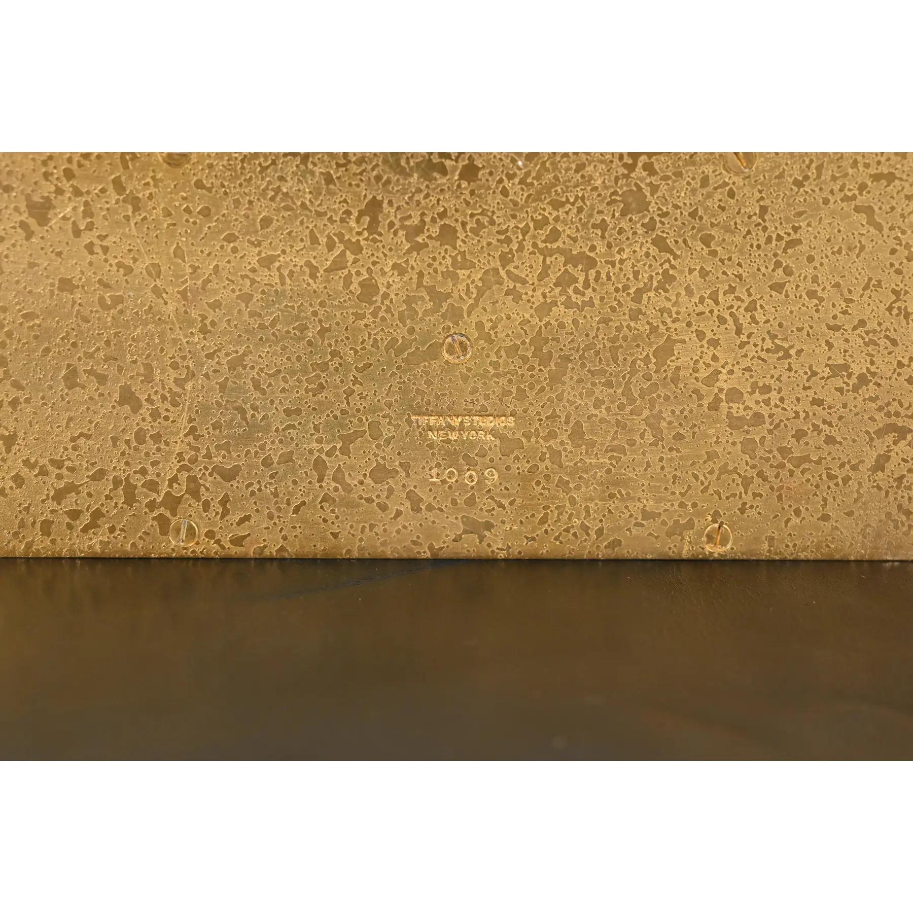 Tiffany Studios New York Zodiac Pattern Porta lettere in bronzo Doré in vendita 3
