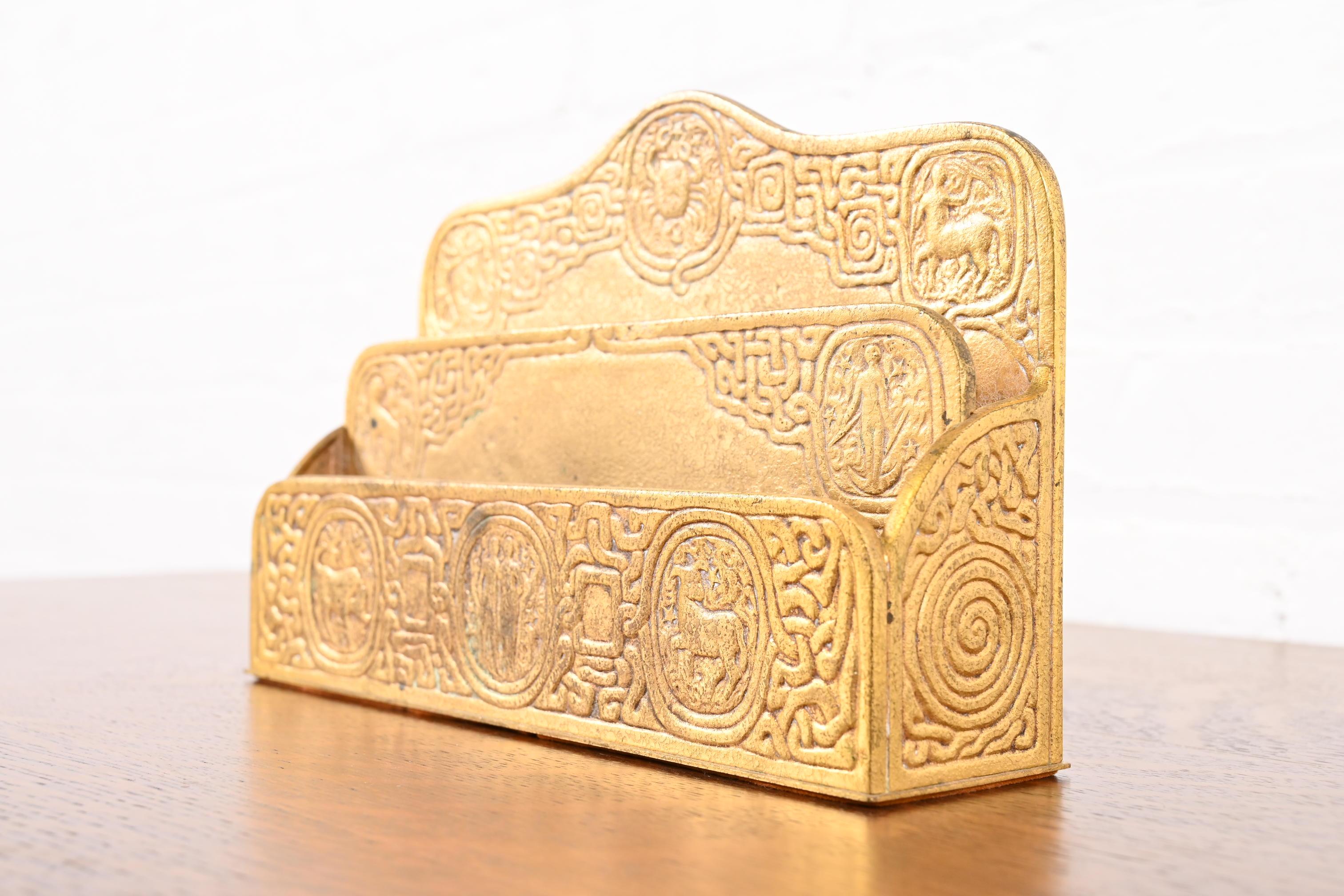 Eine wunderschöne antike Arts & Crafts oder Art Deco Zeitraum vergoldeter Bronze 