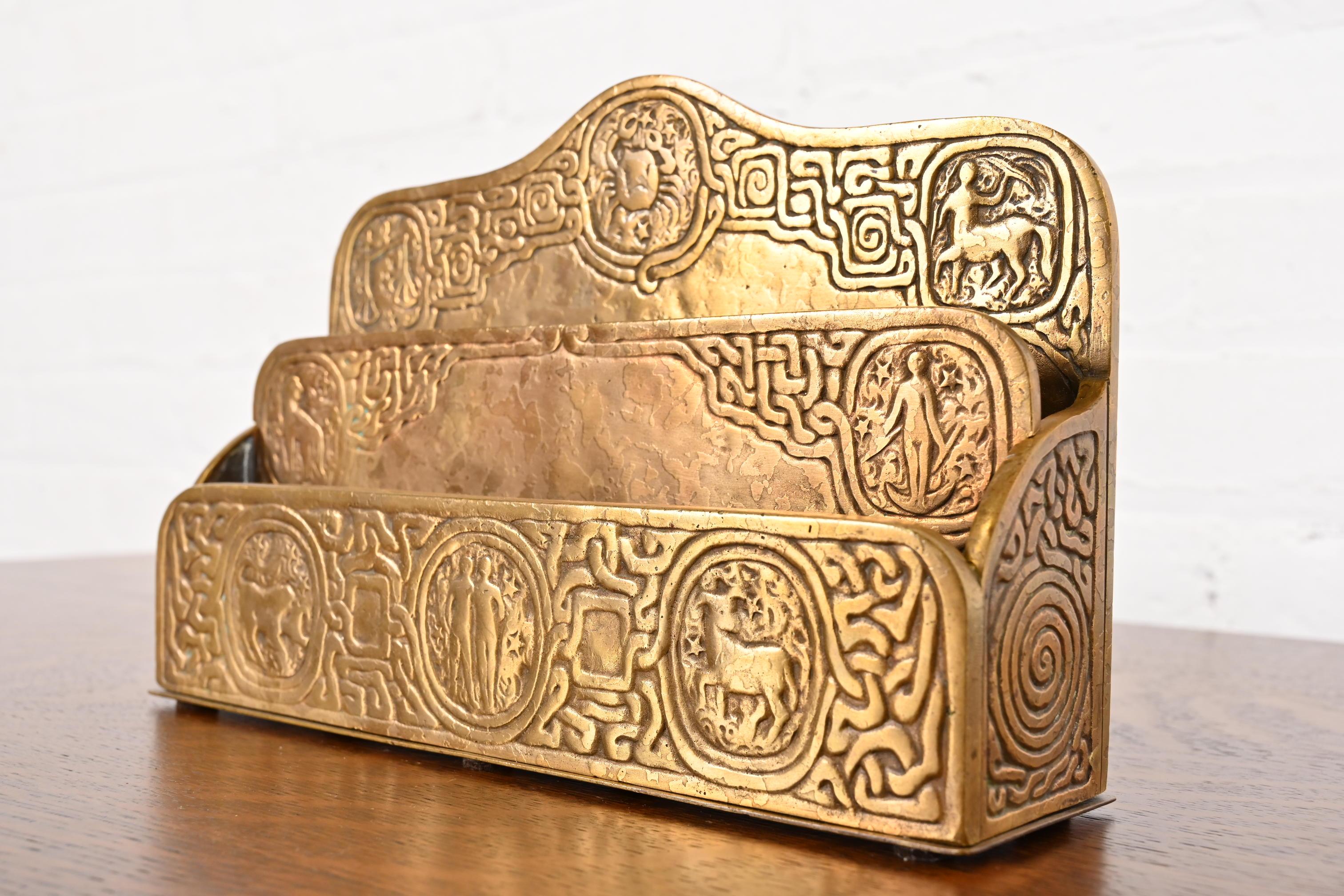 Eine wunderschöne antike Arts & Crafts oder Art Deco Zeitraum vergoldeter Bronze 