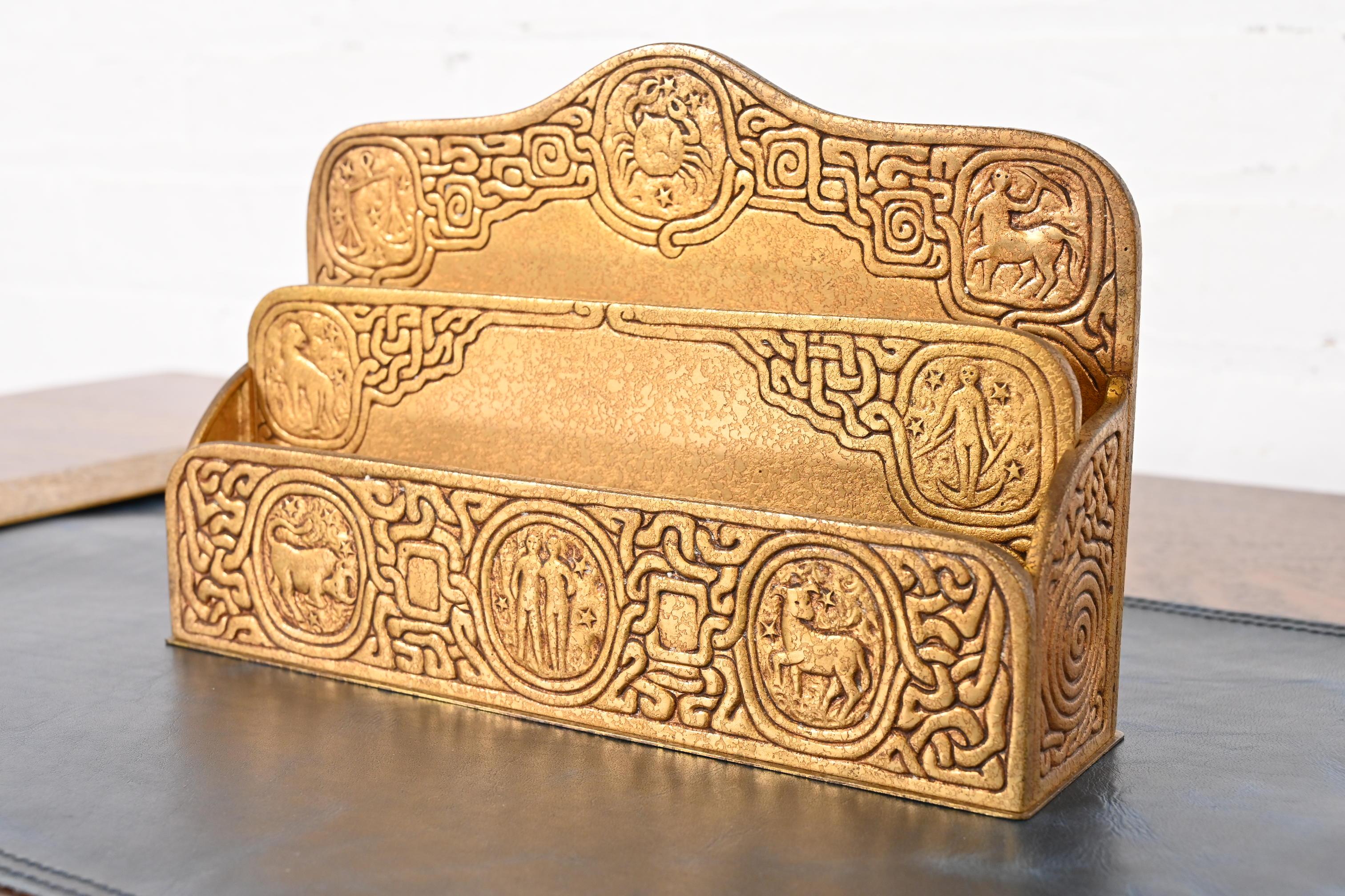 Eine wunderschöne antike Arts & Crafts oder Art Deco Zeitraum vergoldeter Bronze 