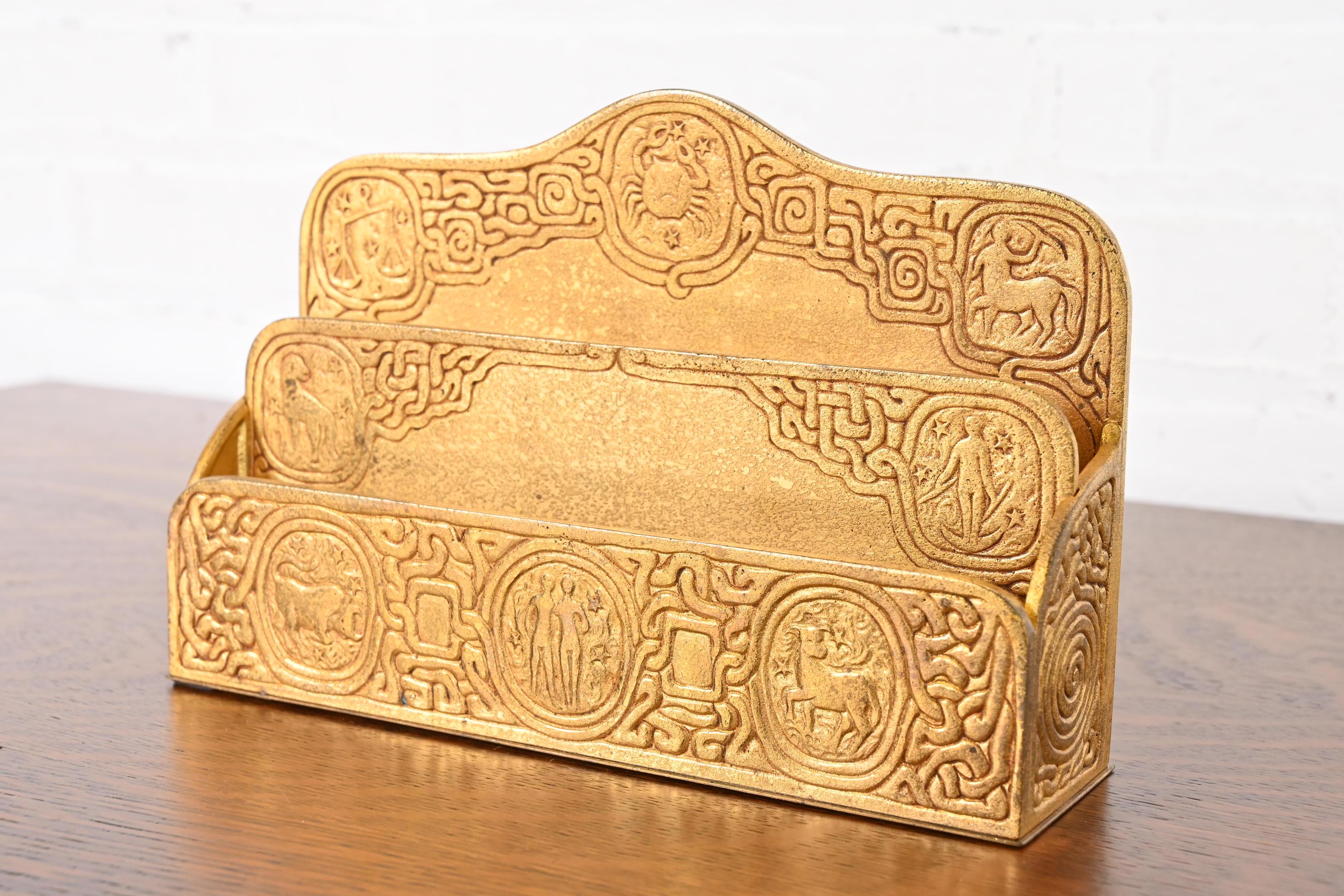 Eine wunderschöne antike Arts & Crafts oder Art Deco Zeitraum vergoldeter Bronze 