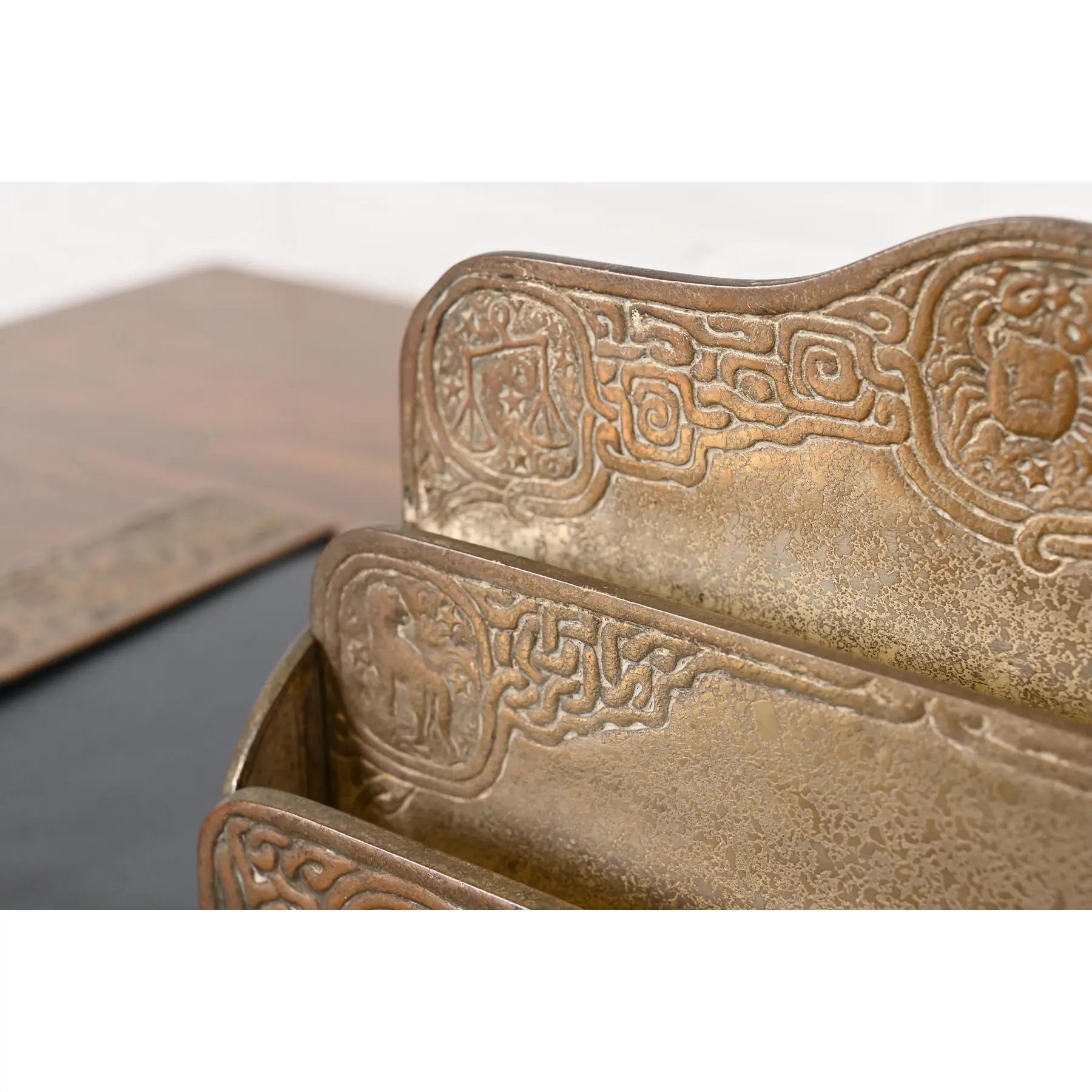 Tiffany Studios New York Zodiac Pattern Porta lettere in bronzo Doré in vendita 1