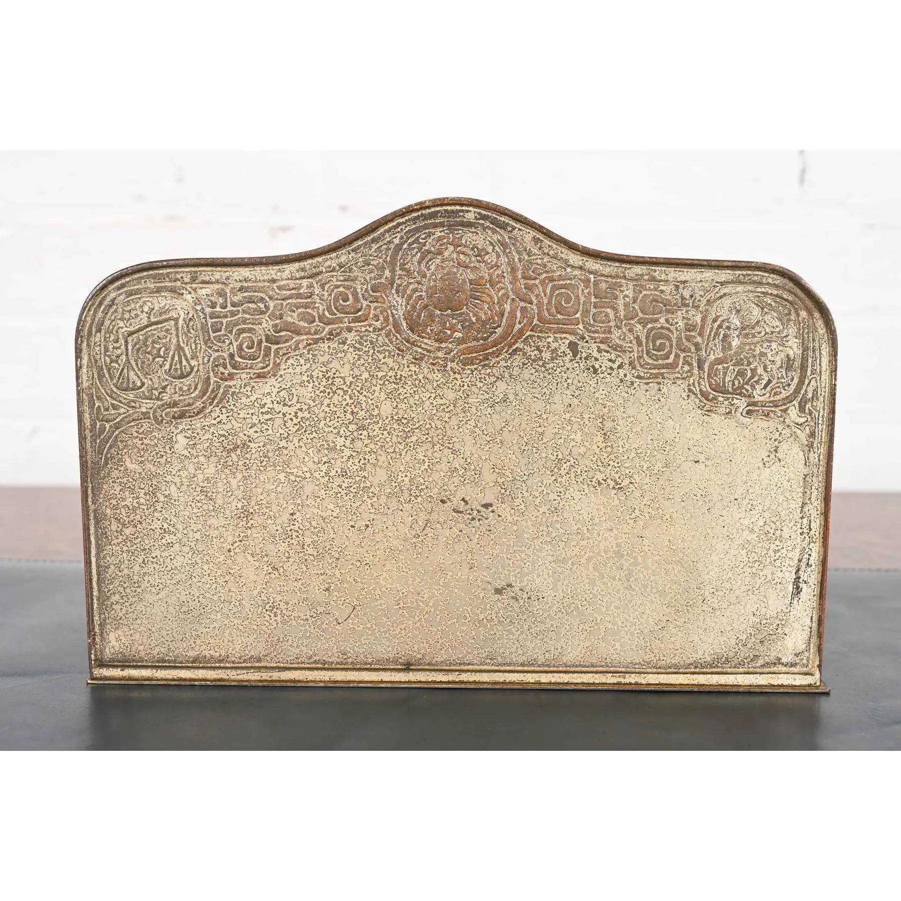Tiffany Studios New York Zodiac Pattern Porta lettere in bronzo Doré in vendita 2