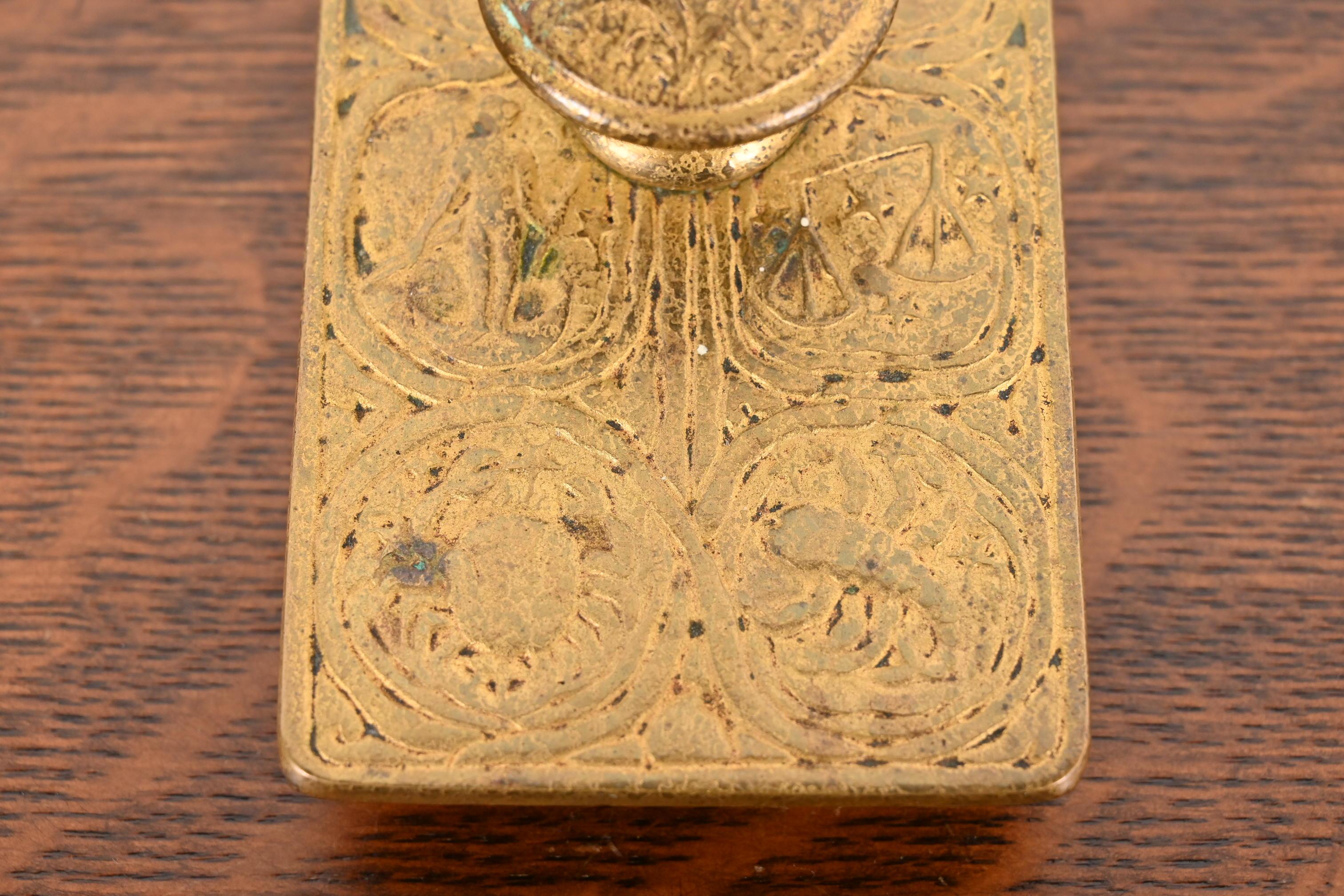 Tiffany Studios New York Zodiac Muster Bronze Doré Rocker Blotter im Angebot 1