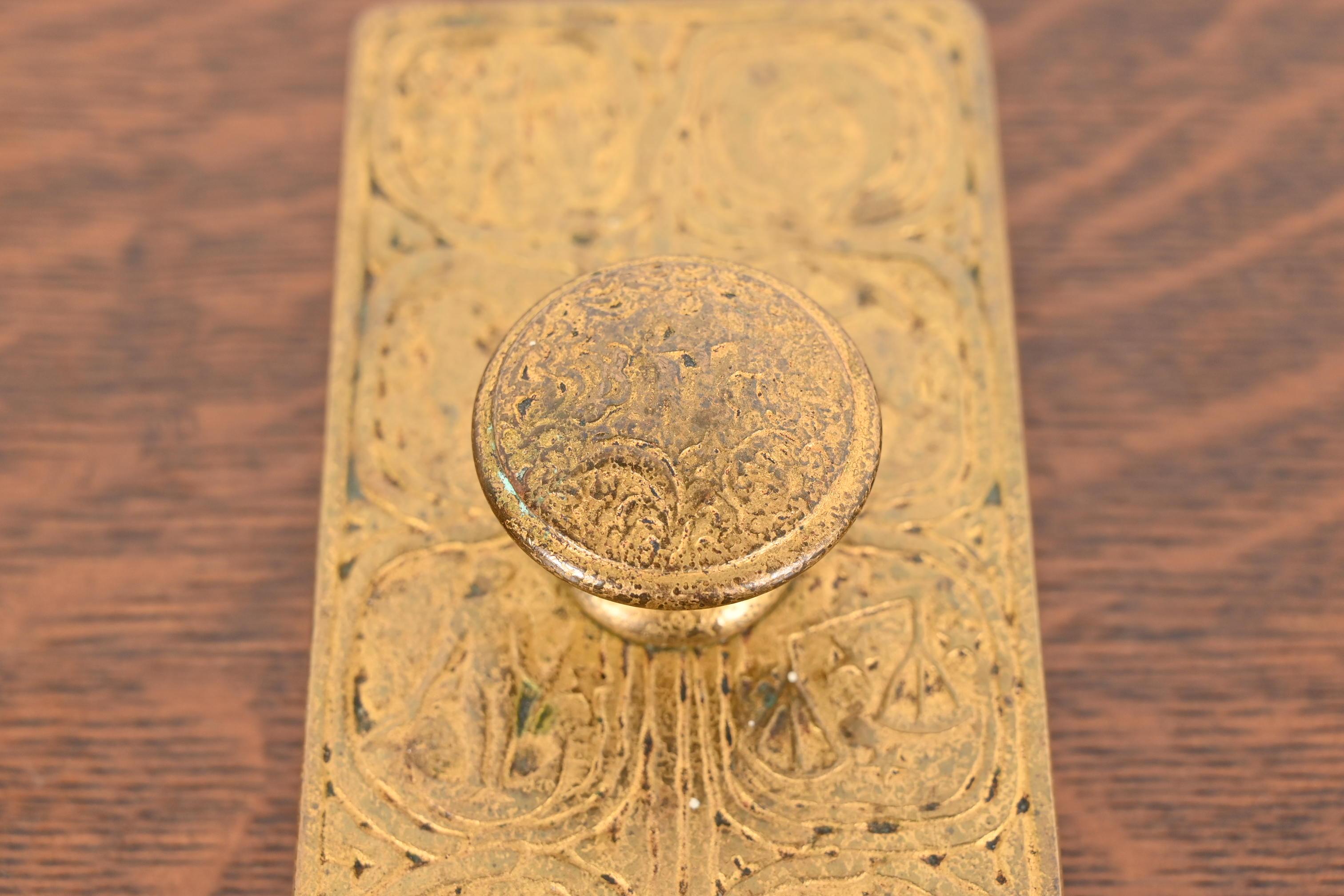Tiffany Studios New York Zodiac Muster Bronze Doré Rocker Blotter im Angebot 2