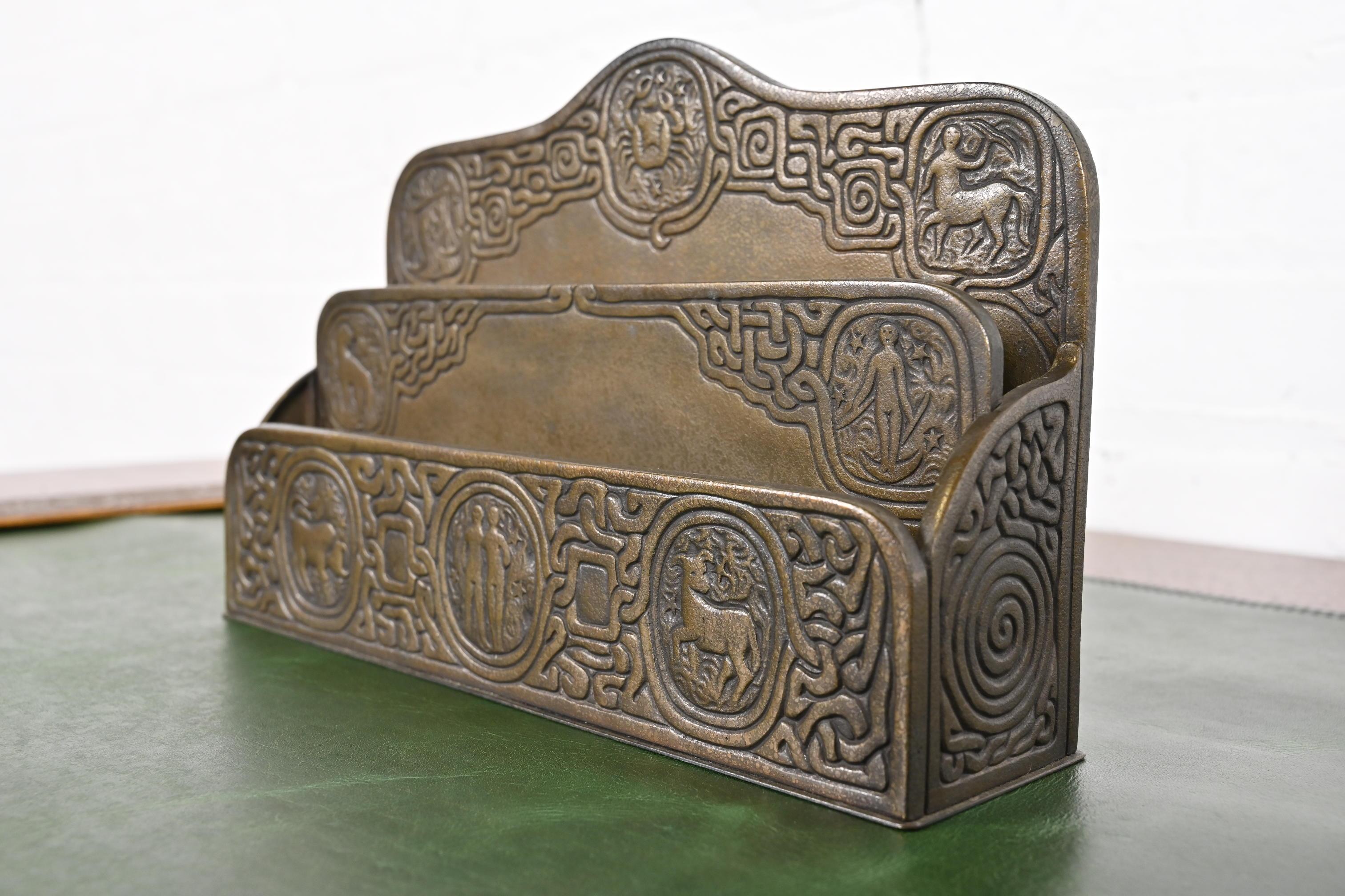 Arts and Crafts Tiffany Studios New York Zodiac Pattern Portalettere in bronzo in vendita