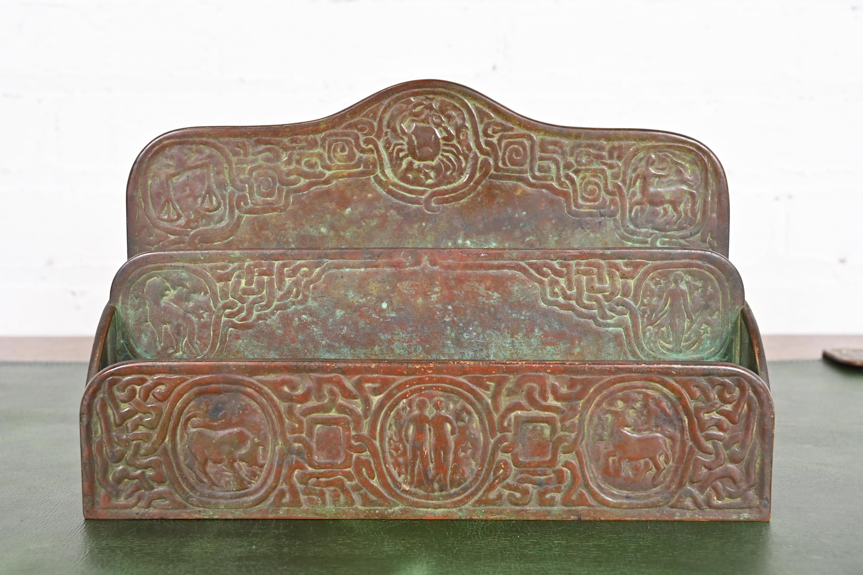 Arts and Crafts Tiffany Studios New York Zodiac Pattern Portalettere in bronzo in vendita