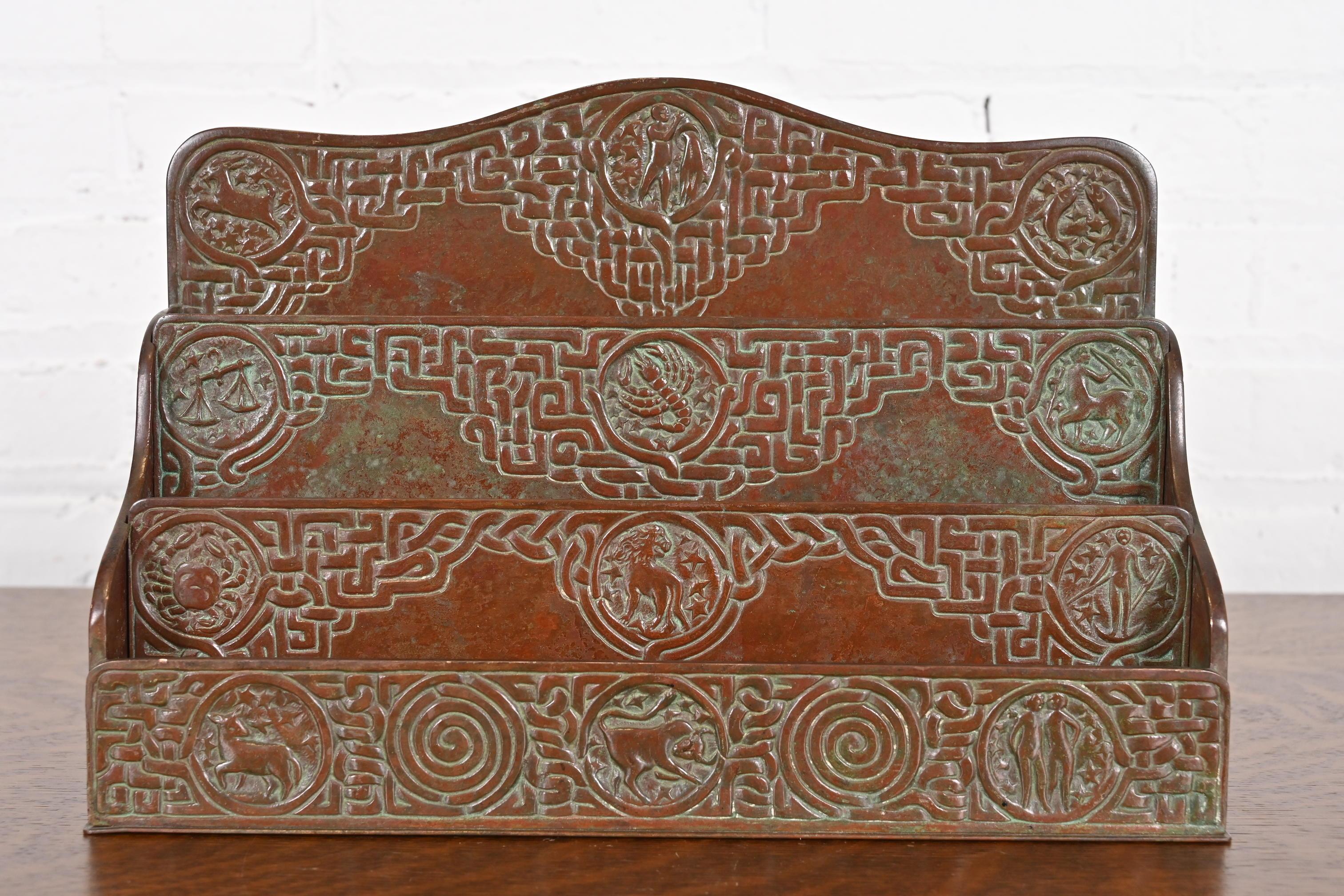 Arts and Crafts Tiffany Studios New York Zodiac Pattern Portalettere in bronzo in vendita