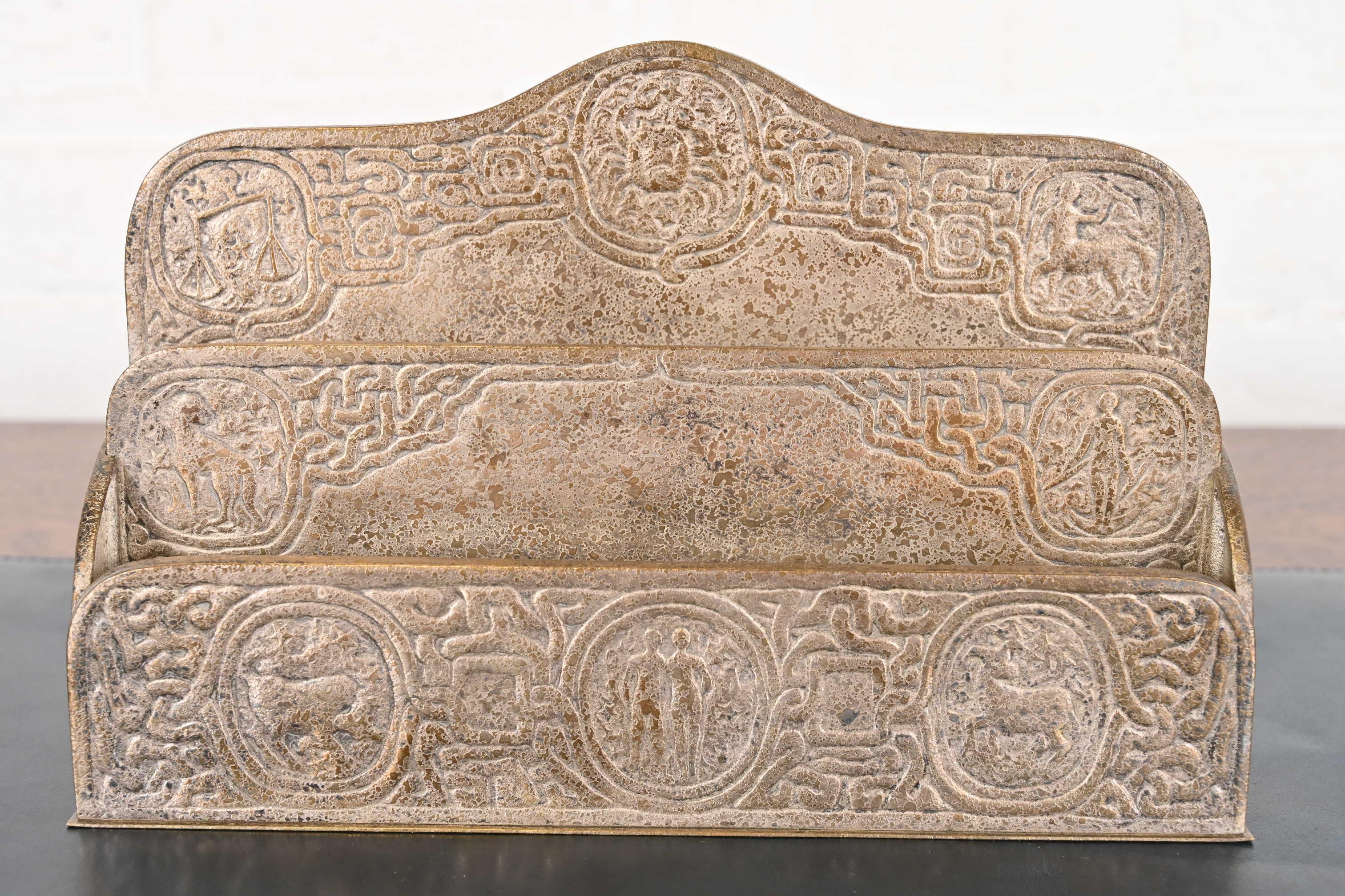 Arts and Crafts Tiffany Studios New York Zodiac Pattern Portalettere in bronzo in vendita