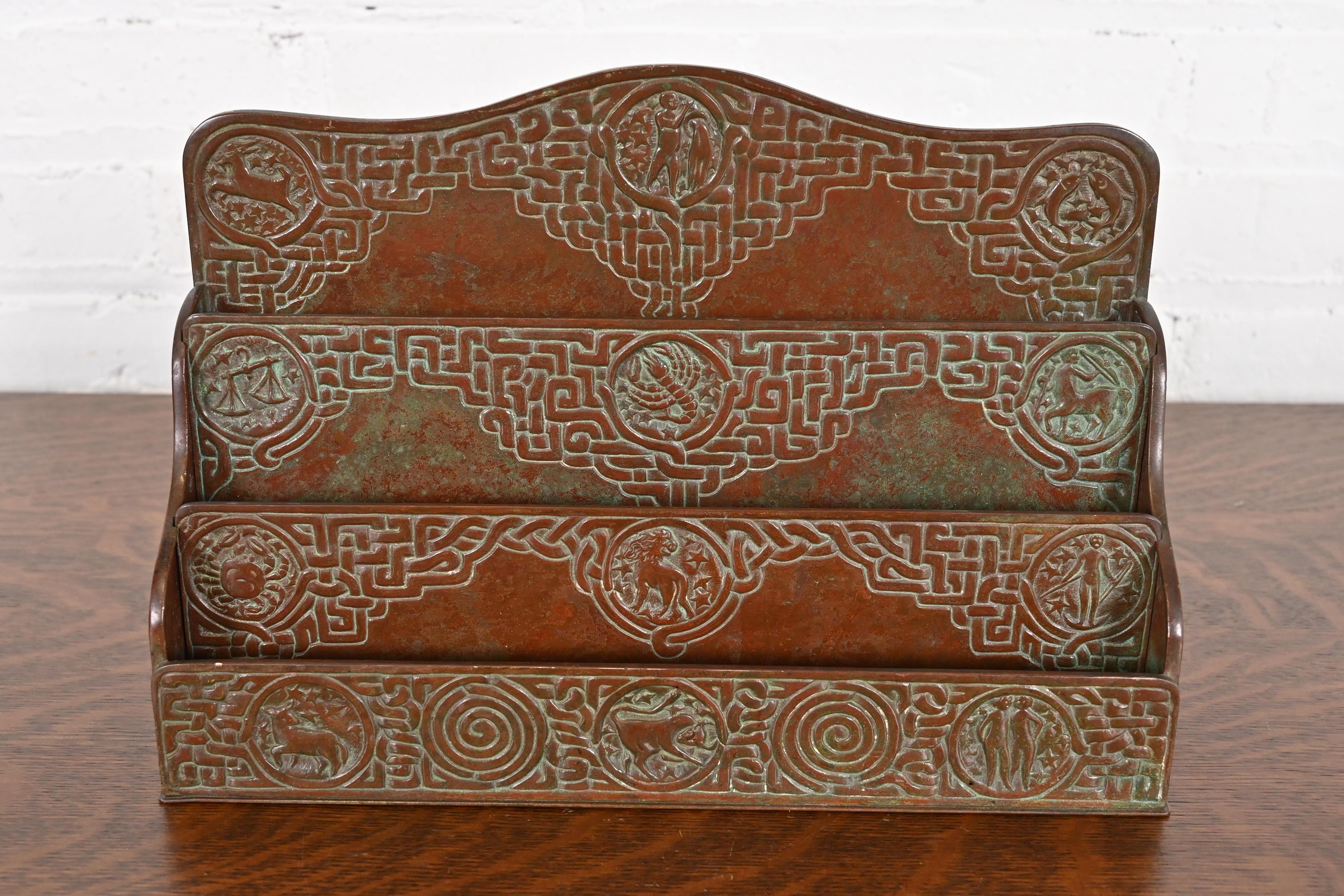 Americano Tiffany Studios New York Zodiac Pattern Portalettere in bronzo in vendita
