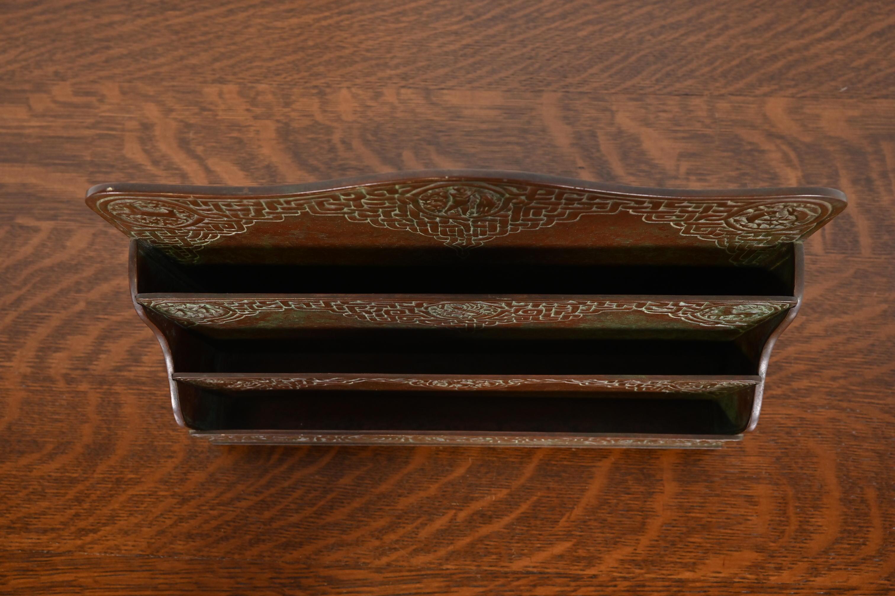 XX secolo Tiffany Studios New York Zodiac Pattern Portalettere in bronzo in vendita