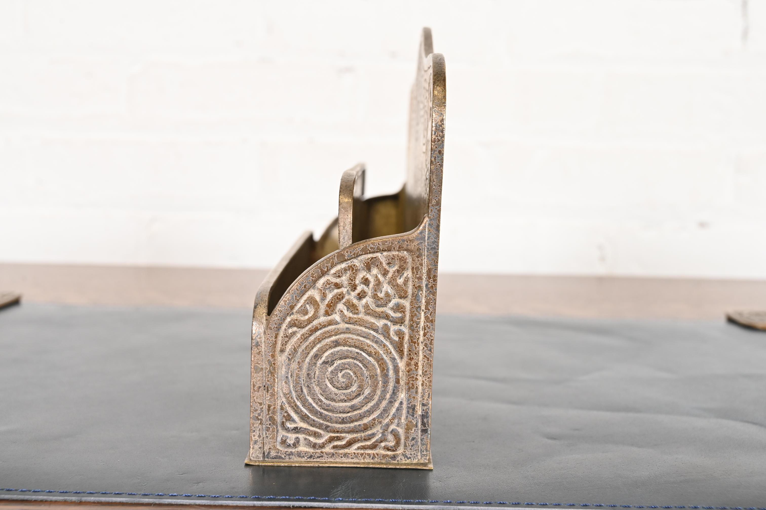 Tiffany Studios New York Zodiac Pattern Portalettere in bronzo in vendita 1