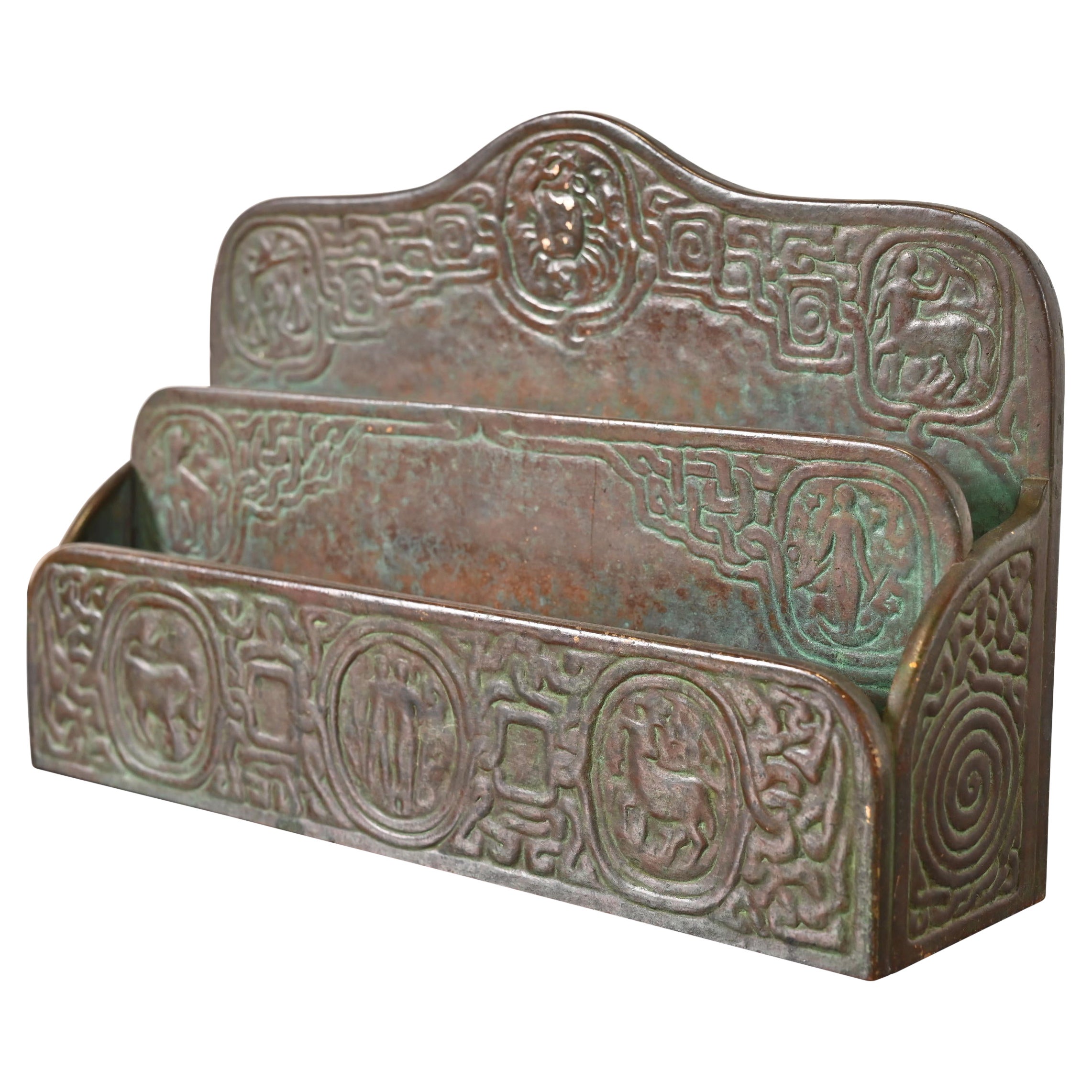 Porte-lettres en bronze à motif Zodiac de Tiffany Studios New York en vente