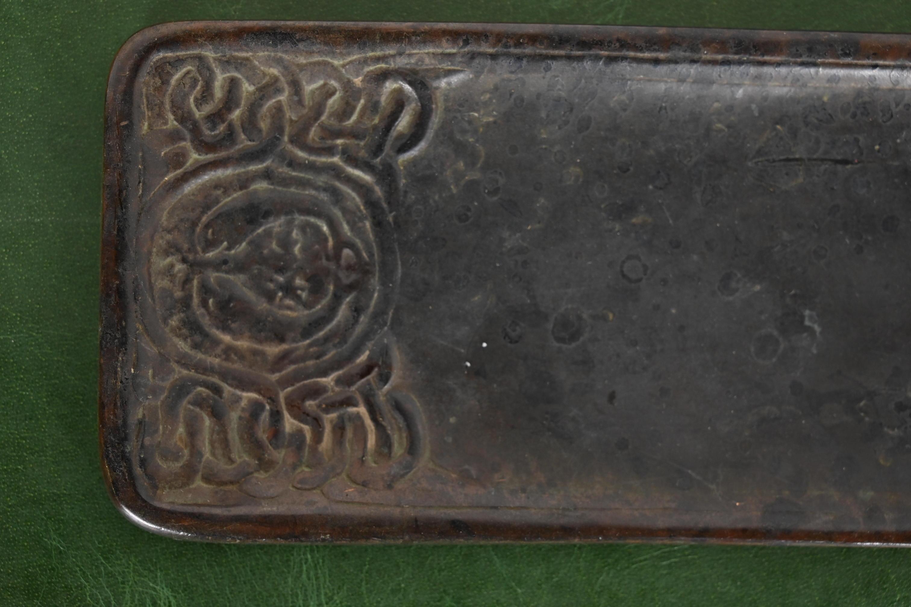 Tiffany Studios New York Zodiac Pattern Bronze Stift Tablett im Zustand „Gut“ im Angebot in South Bend, IN