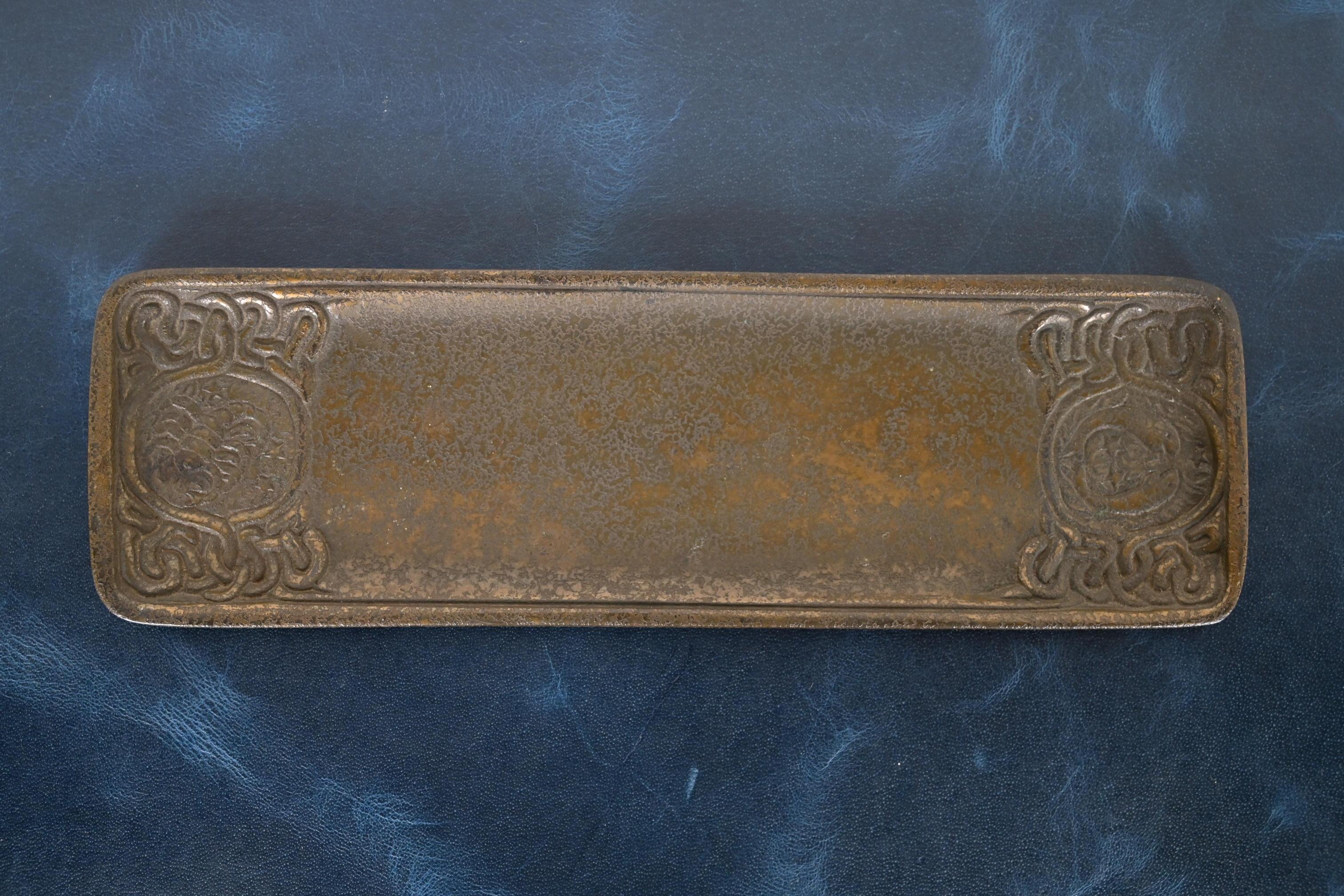 Tiffany Studios New York Zodiac Pattern Bronze Stift Tablett im Angebot 1