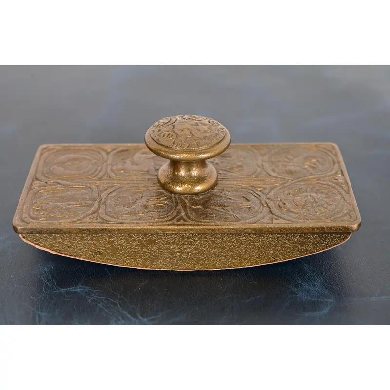 Tiffany Studios New York Zodiac Muster Bronze Rocker Blotter (Arts and Crafts) im Angebot