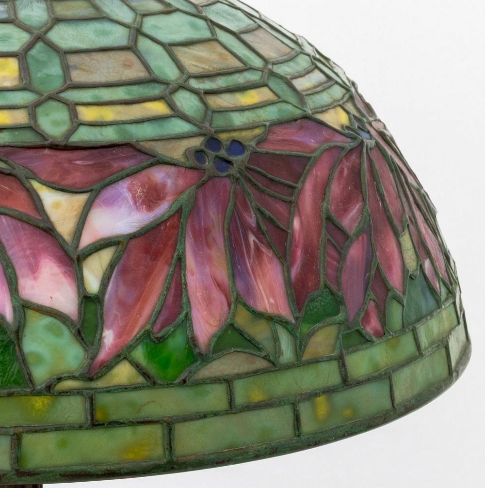 Tiffany Studios Poinsettia Tischlampe im Angebot 3
