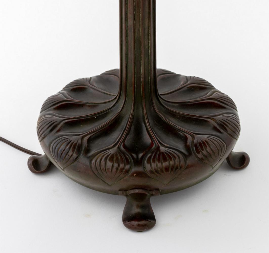 Tiffany Studios Poinsettia Tischlampe im Angebot 2