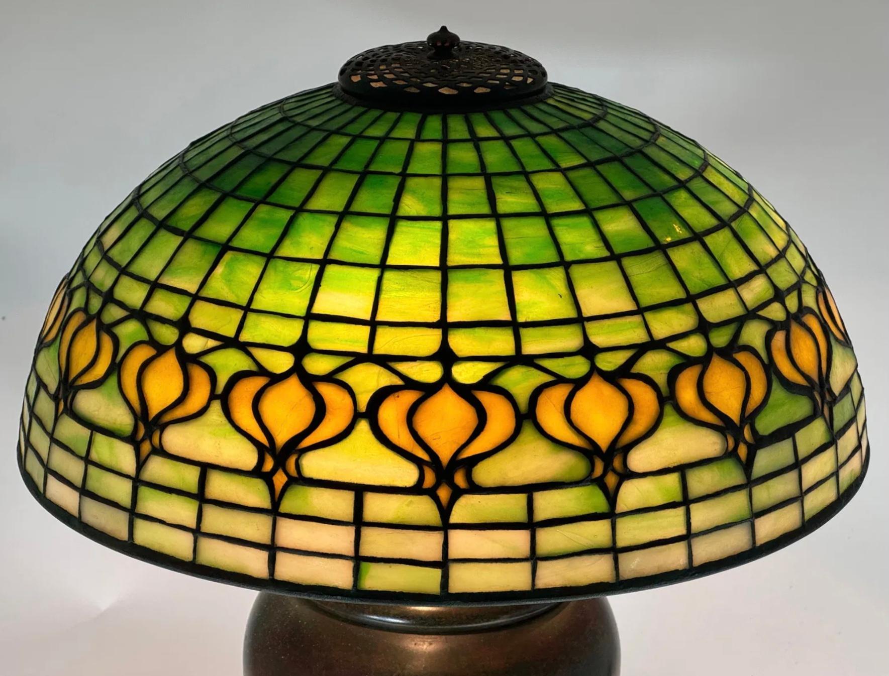 American Tiffany Studios Pomegranate Table Lamp For Sale