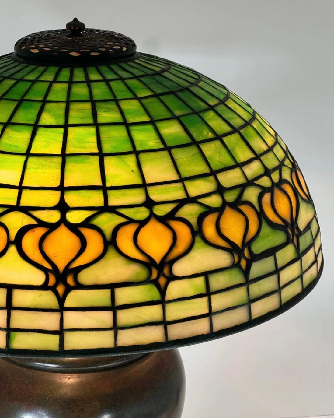 Hand-Crafted Tiffany Studios Pomegranate Table Lamp For Sale